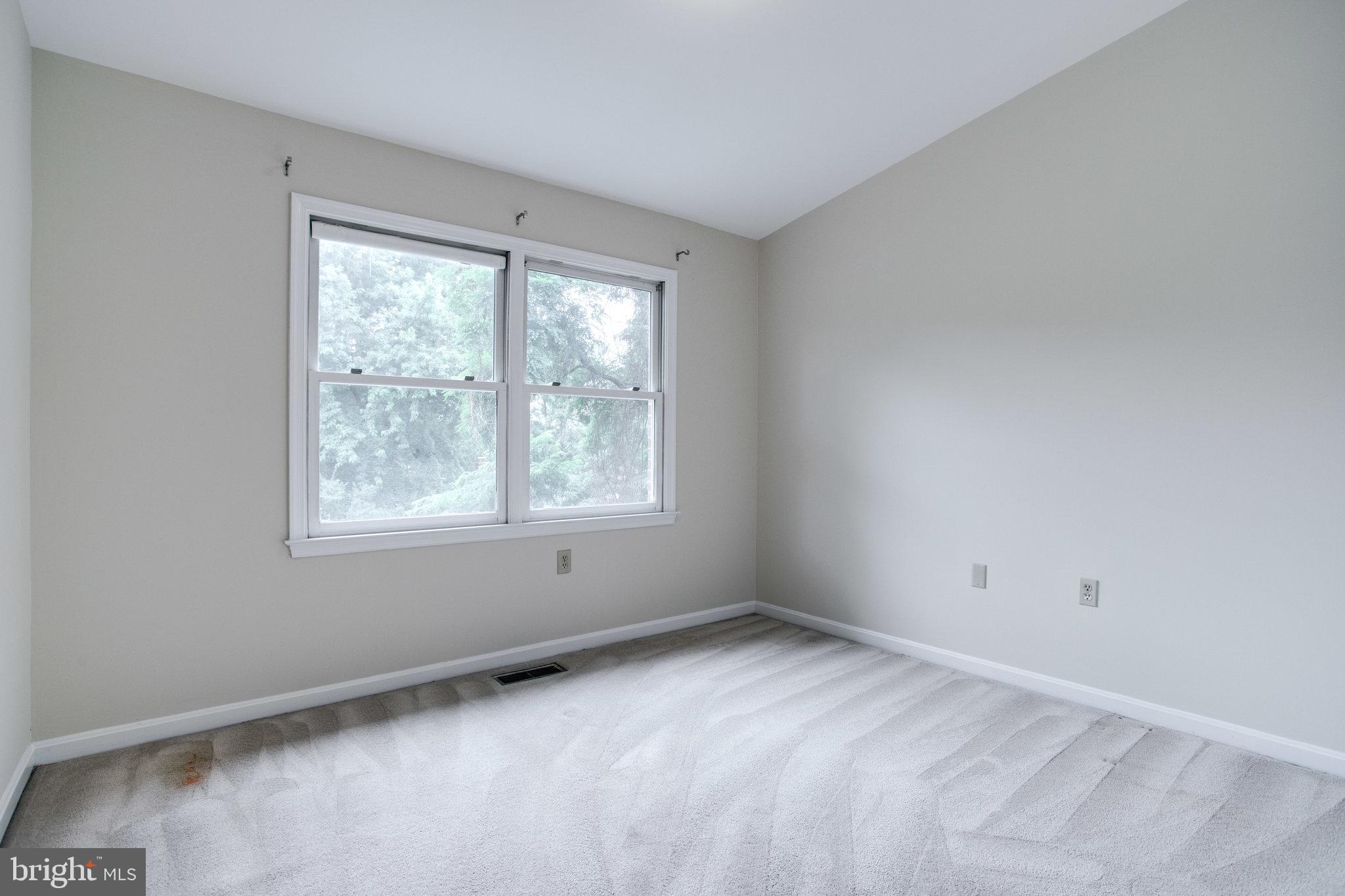 OAKTON CREST - Residential Lease