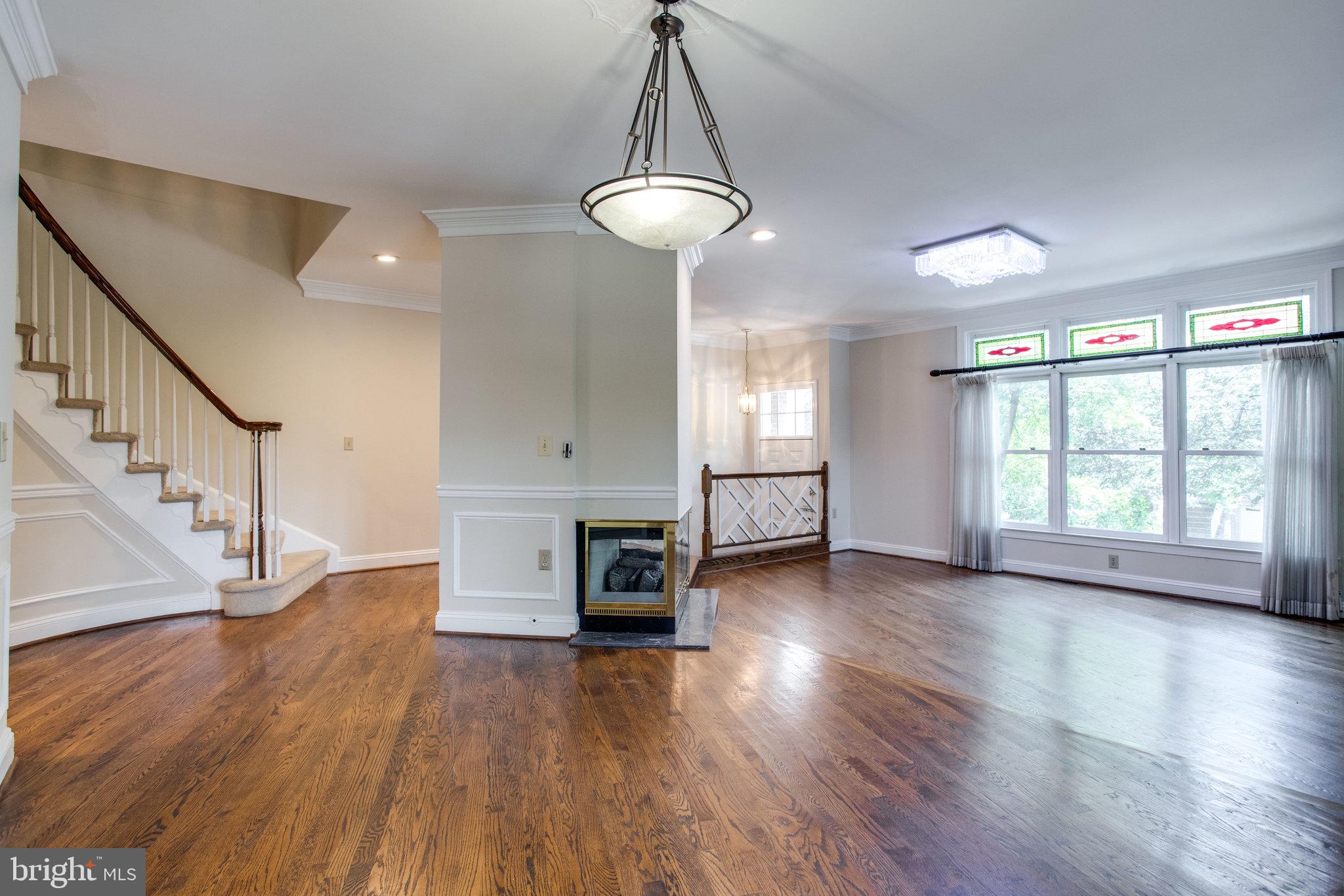 OAKTON CREST - Residential Lease