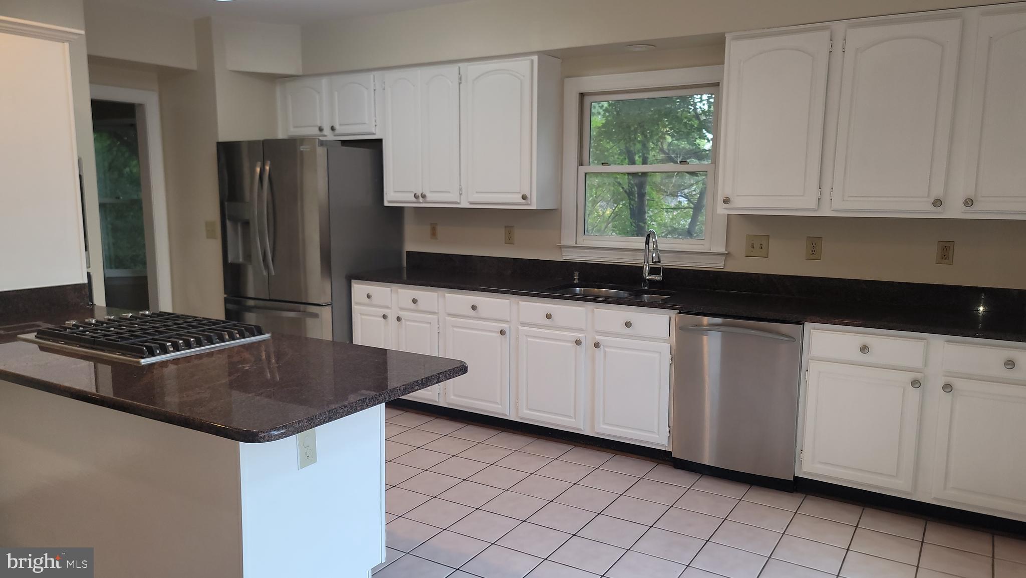 OAKTON CREST - Residential Lease