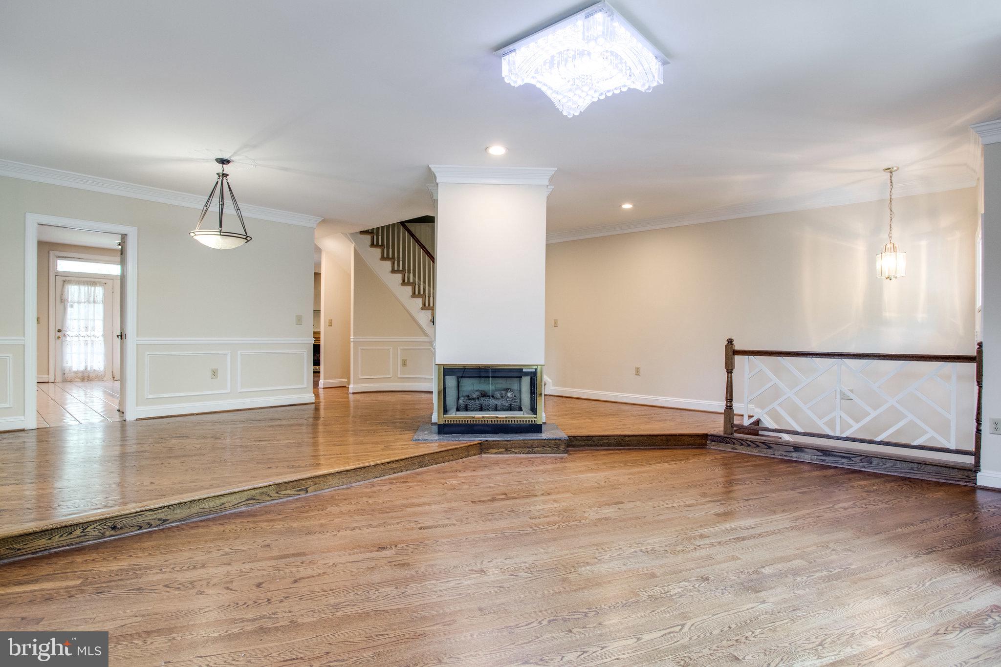 OAKTON CREST - Residential Lease