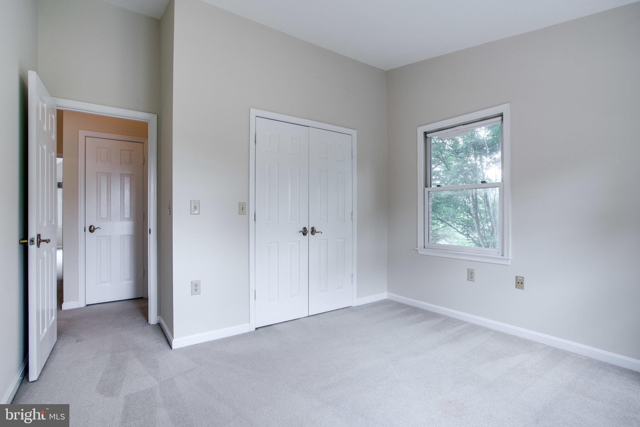 OAKTON CREST - Residential Lease