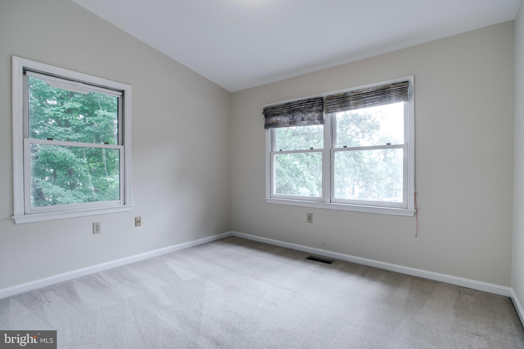 OAKTON CREST - Residential Lease