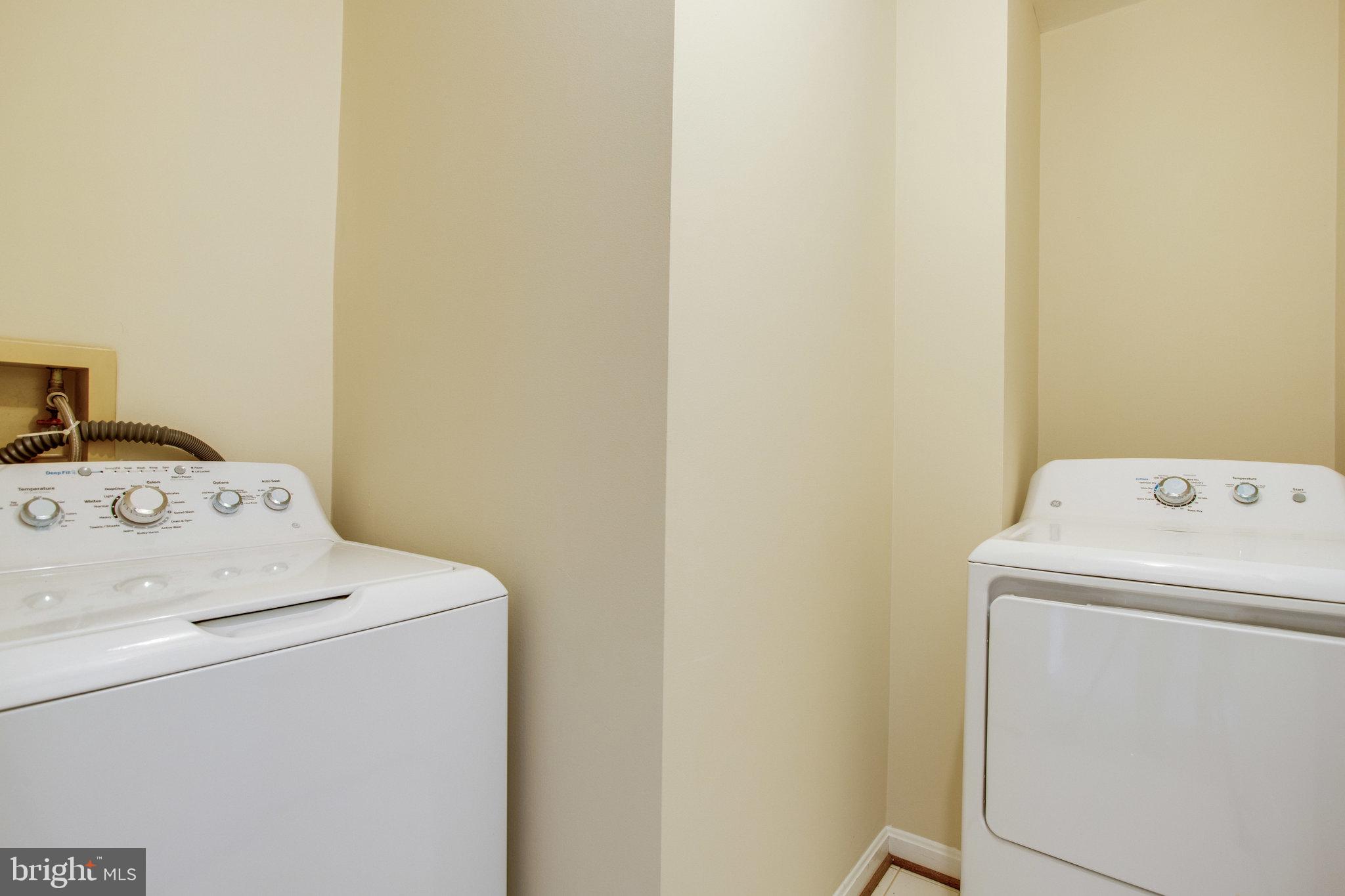 OAKTON CREST - Residential Lease