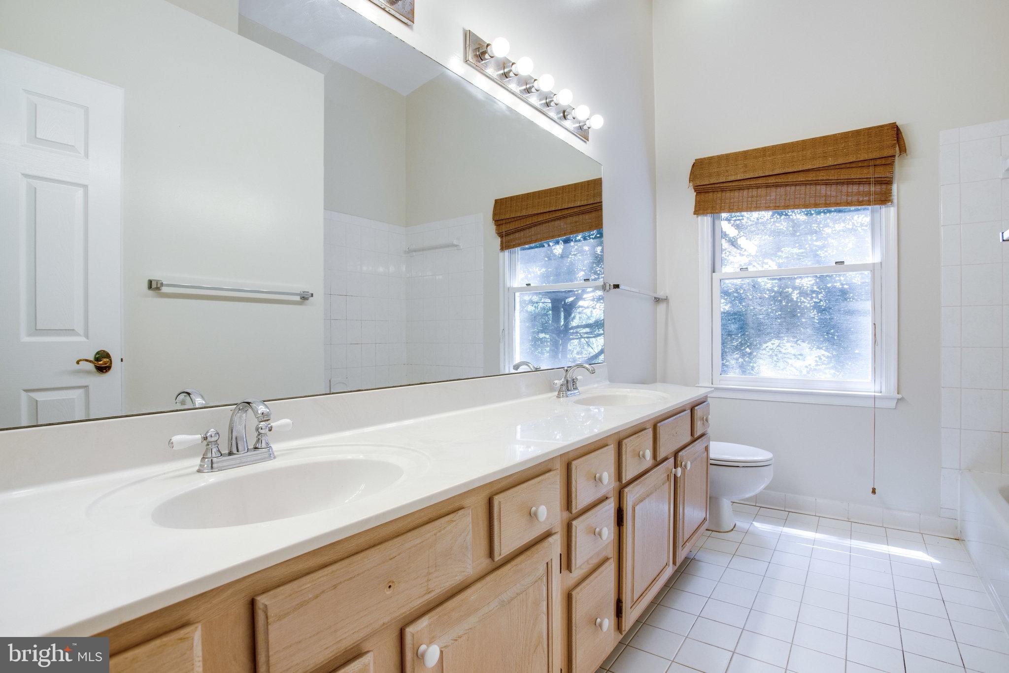 OAKTON CREST - Residential Lease