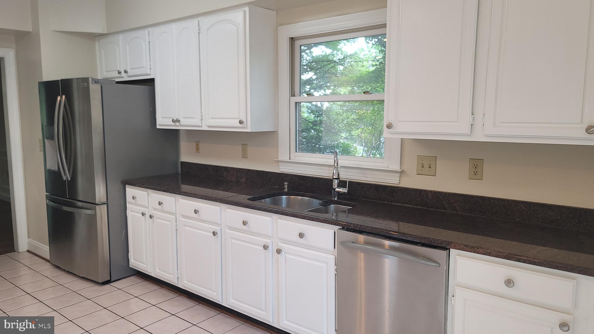 OAKTON CREST - Residential Lease