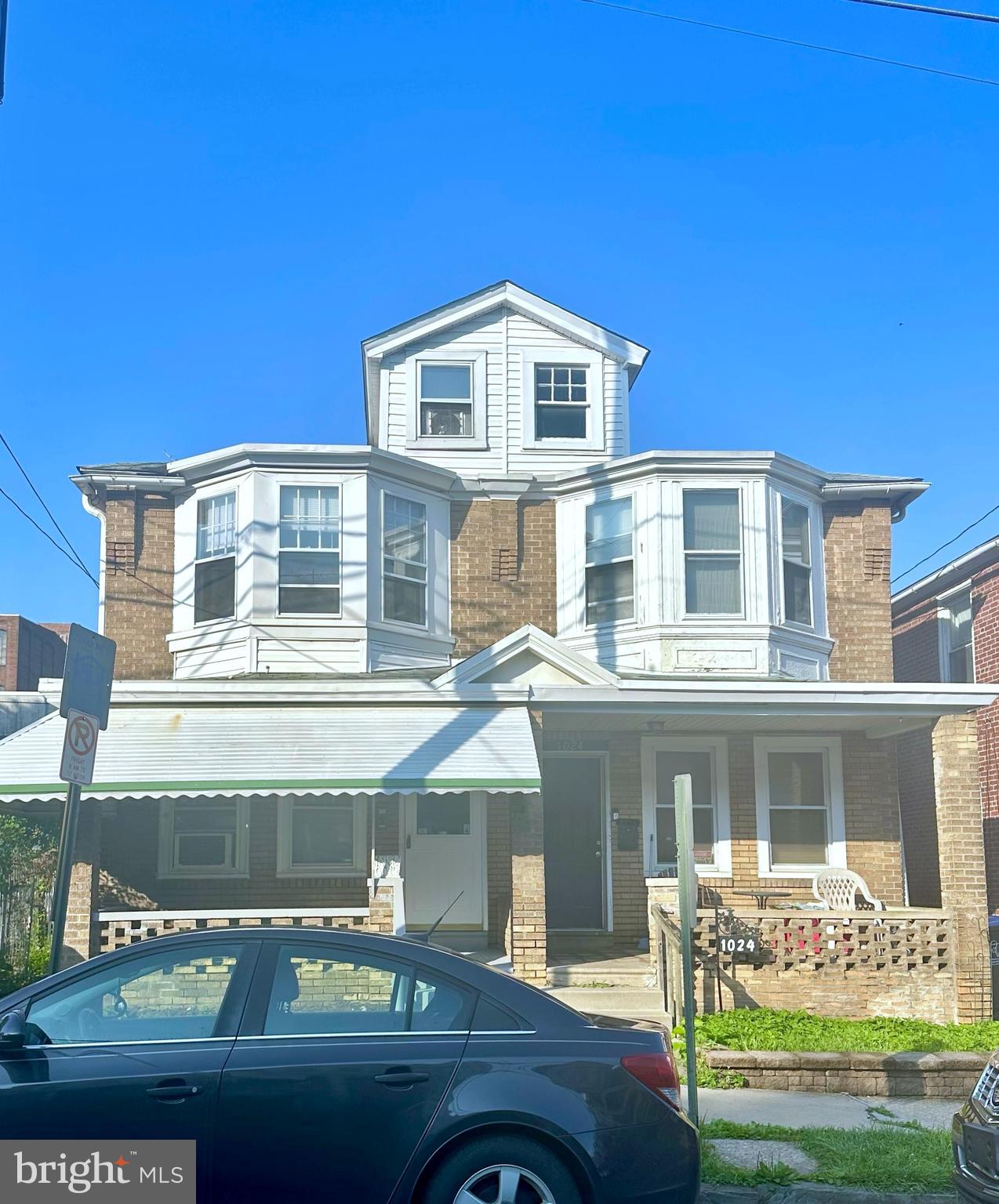 This lovingly, stunning, solid 3-bedroom 1-bath twin semi-detached residence is in a quiet, safe street in one of Norristown's best neighborhoods. buyers could not get financing. This is the perfect property for a first time home buyer or investor! NEW Hardwood floors throughout and New kitchen. Covered front and back porch perfect for relaxing. Waterproofed basement.CLOSE to all modes of transportation! Conshohocken, King Of Prussia, Philadelphia and Phoenixville, a short drive away.