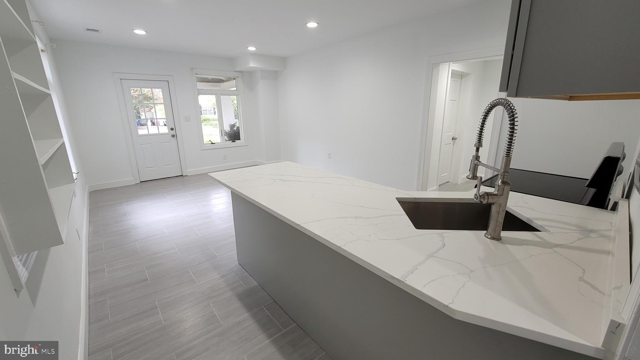 YORKTOWN - Residential Lease