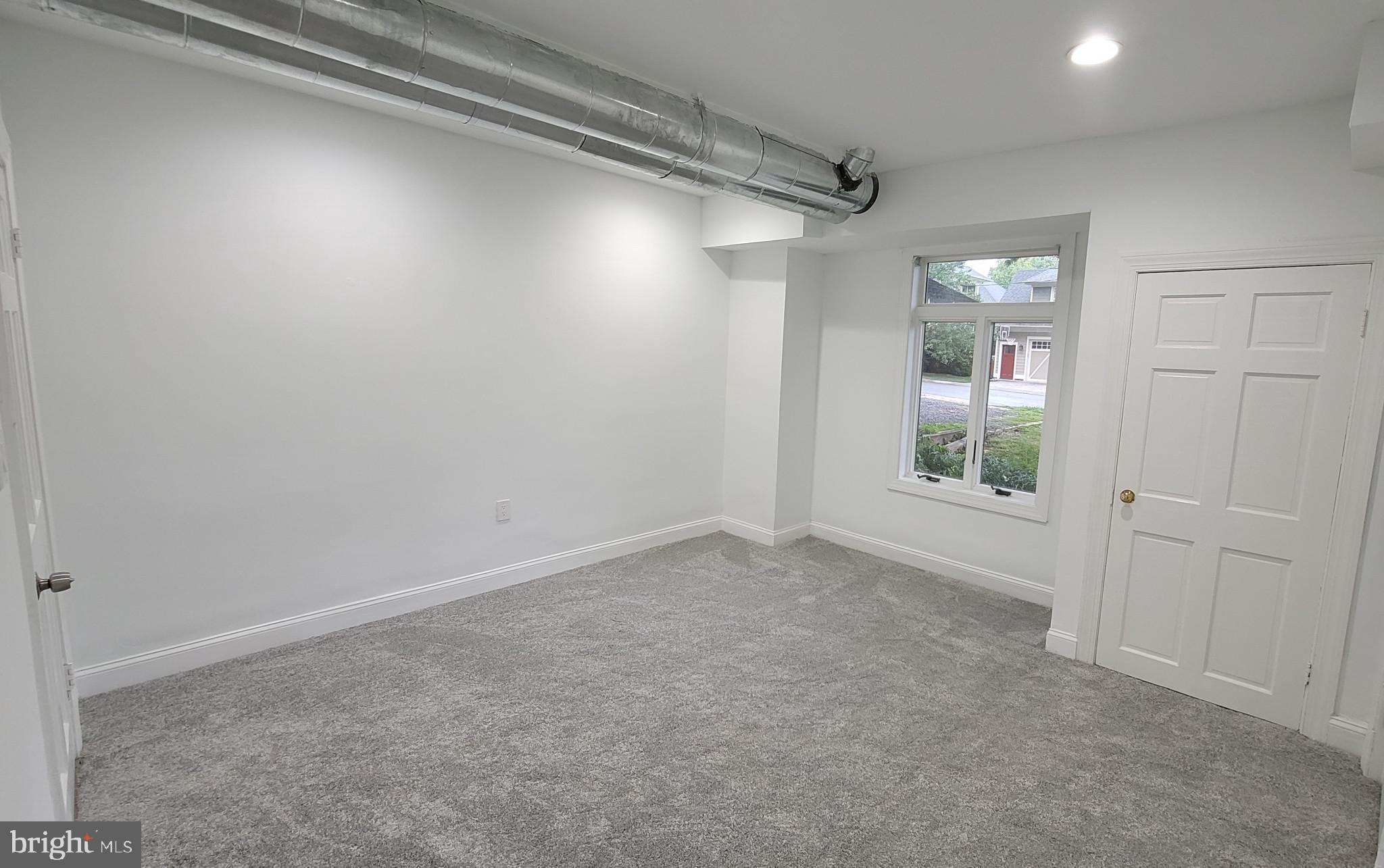 YORKTOWN - Residential Lease