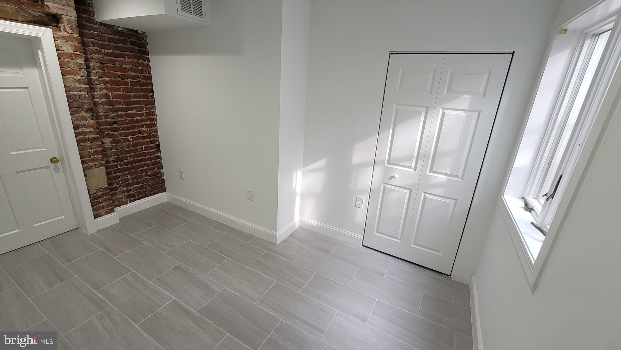 YORKTOWN - Residential Lease