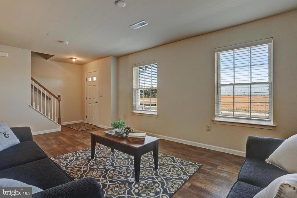 TRAIL SIDE - Residential Lease