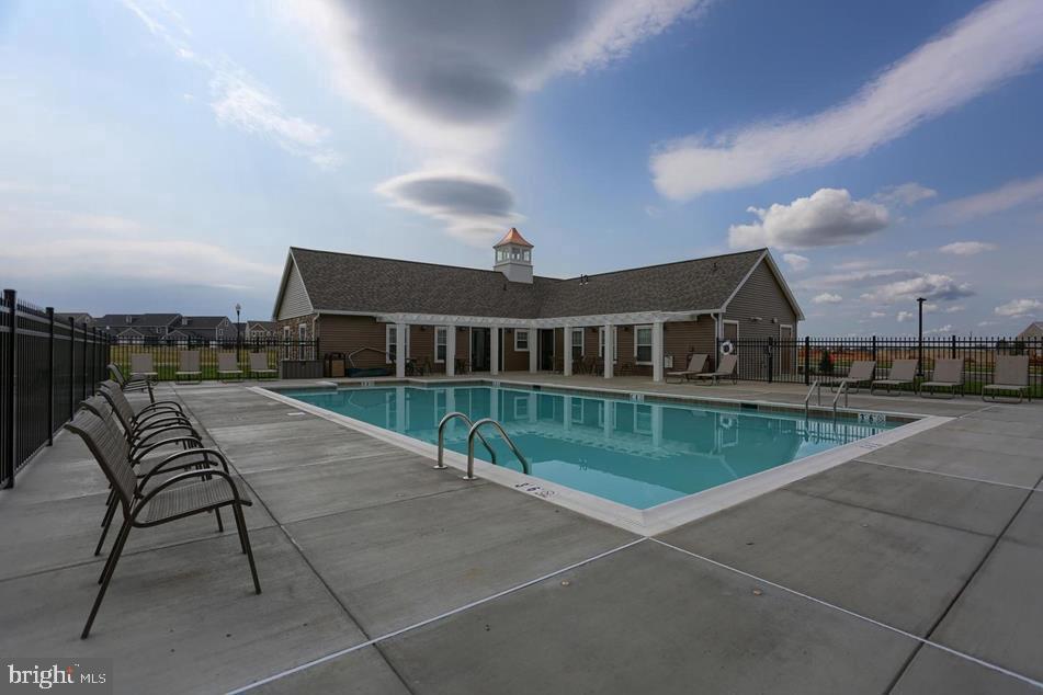 TRAIL SIDE - Residential Lease