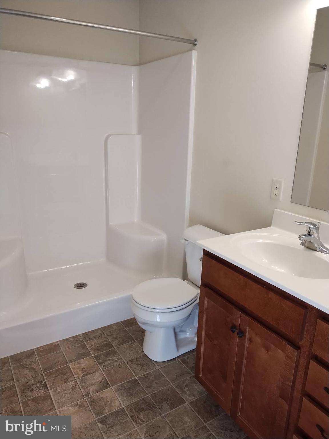 TRAIL SIDE - Residential Lease