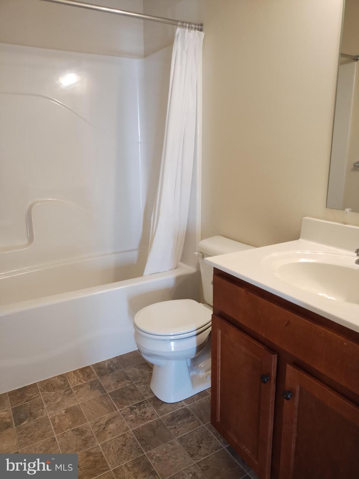 TRAIL SIDE - Residential Lease