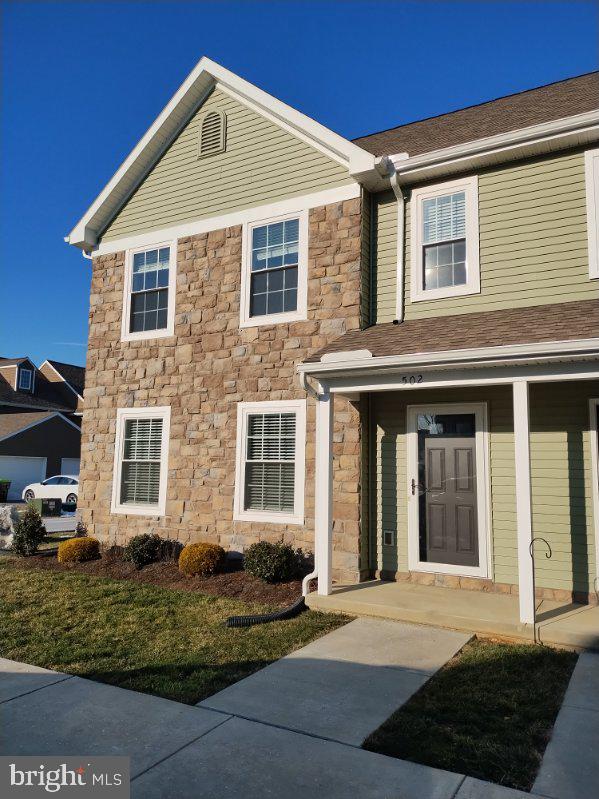 TRAIL SIDE - Residential Lease