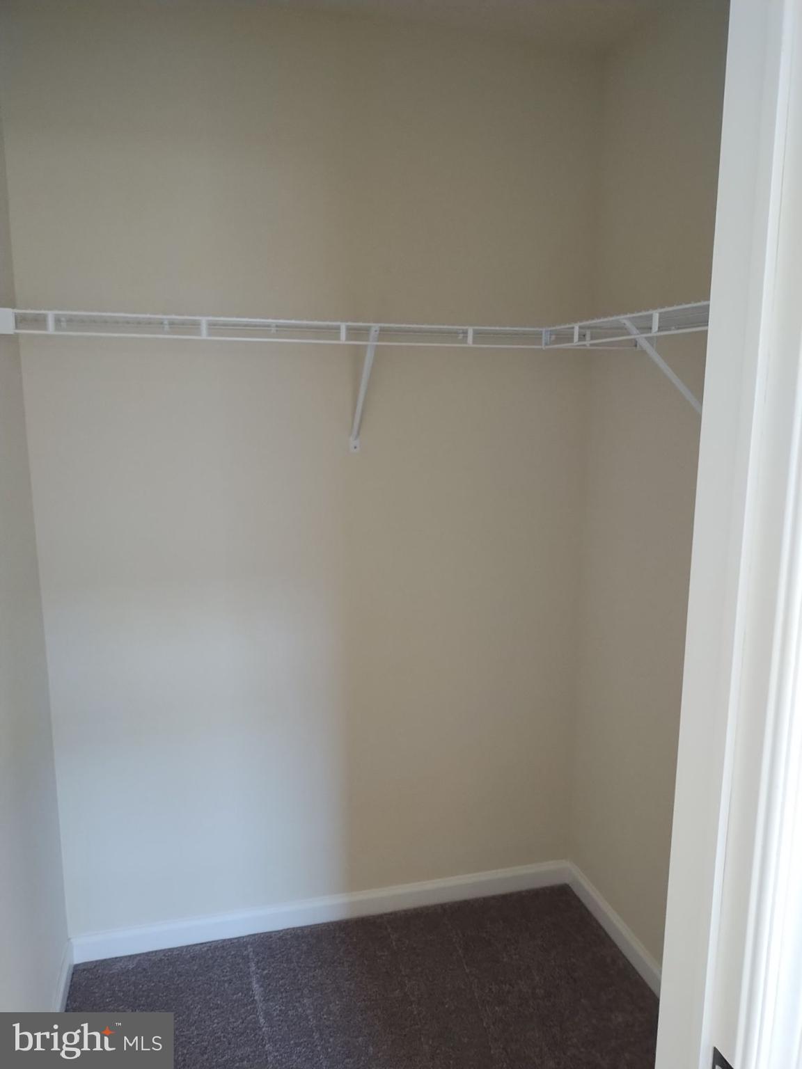 TRAIL SIDE - Residential Lease