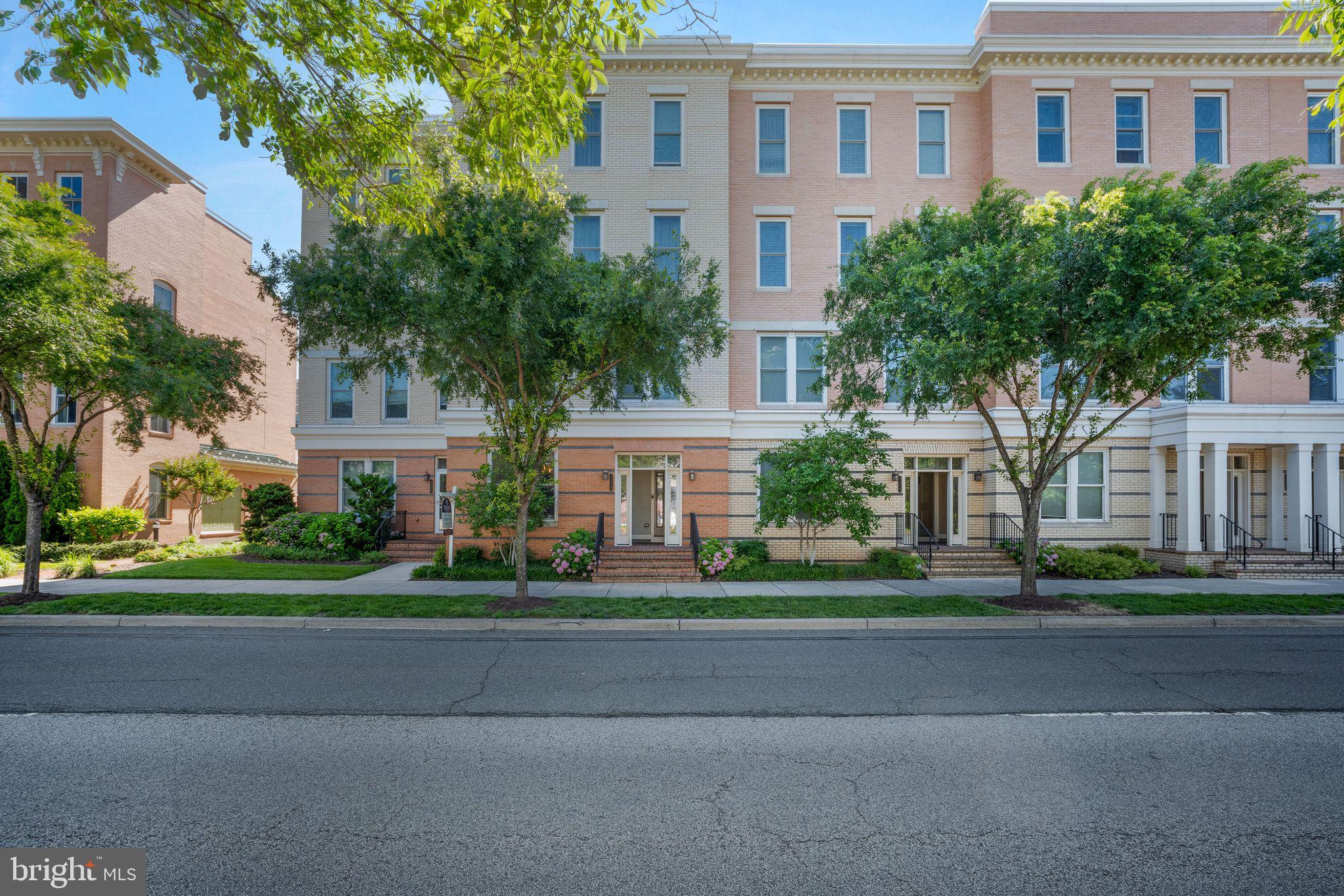 POTOMAC  YARDS - Residential