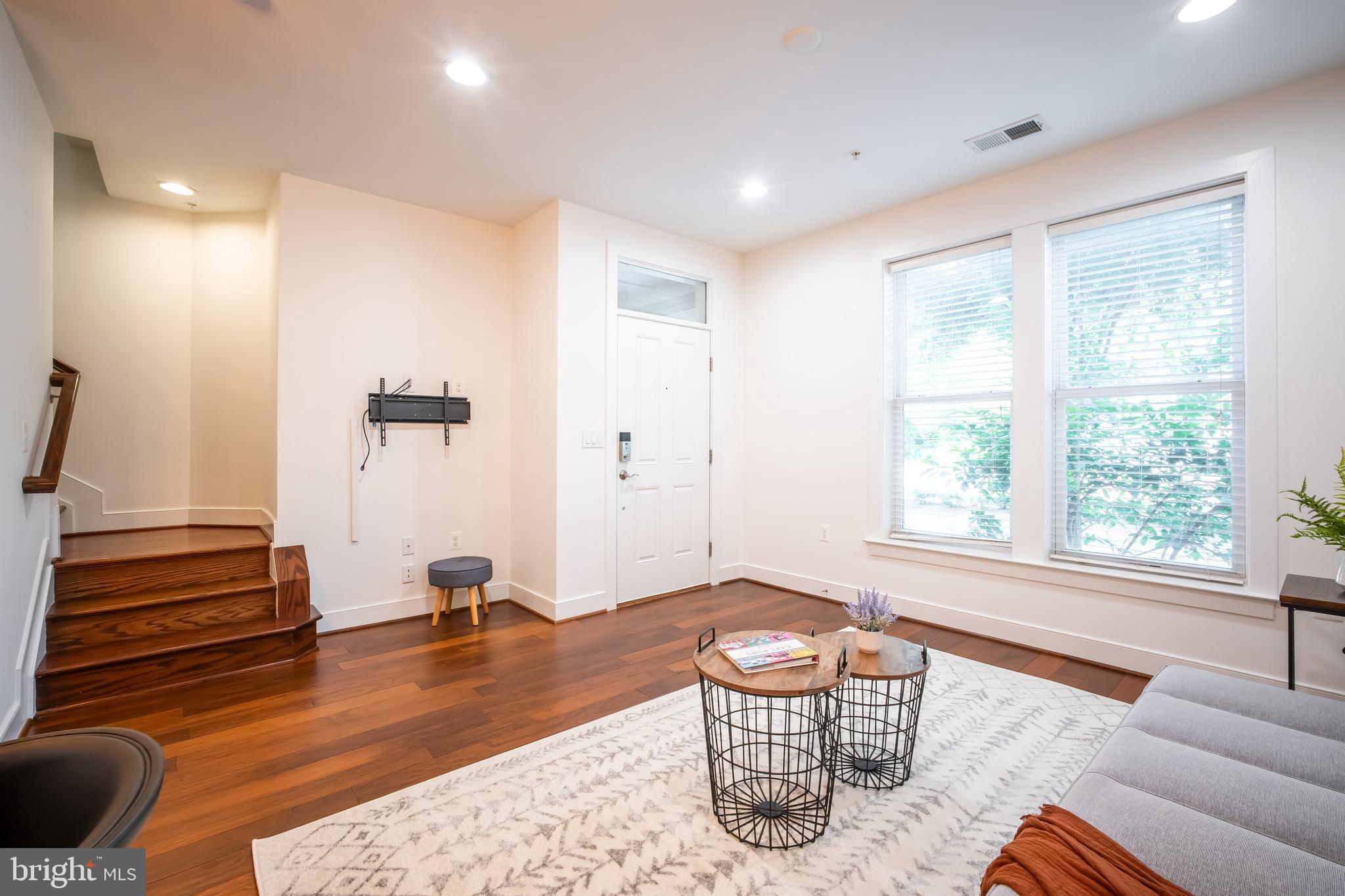 POTOMAC  YARDS - Residential