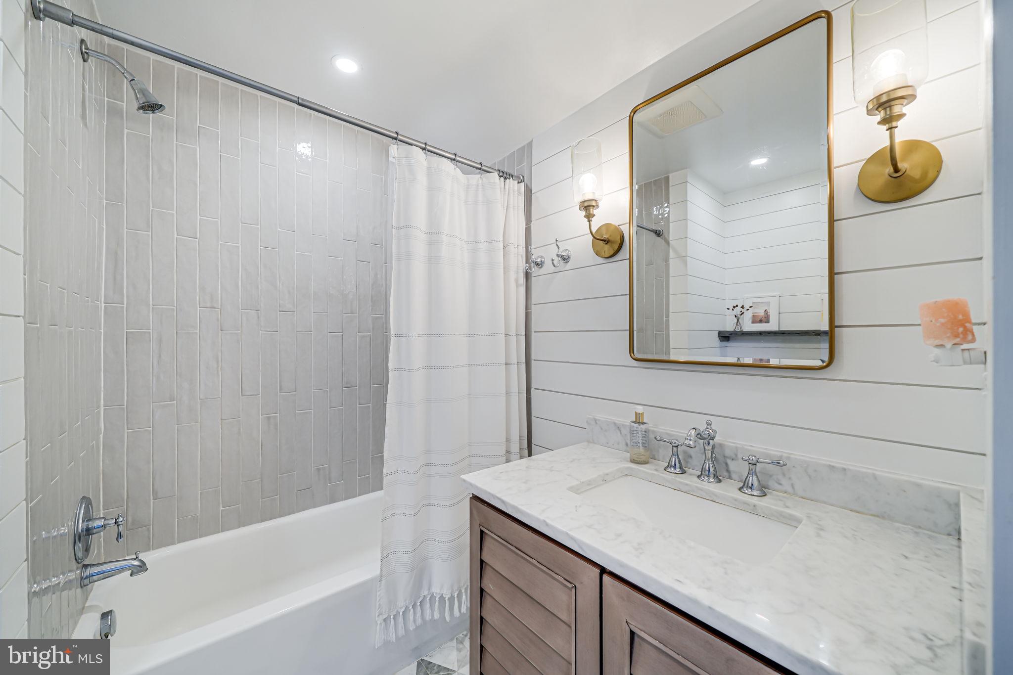 ARLINGTON FOREST - Residential Lease