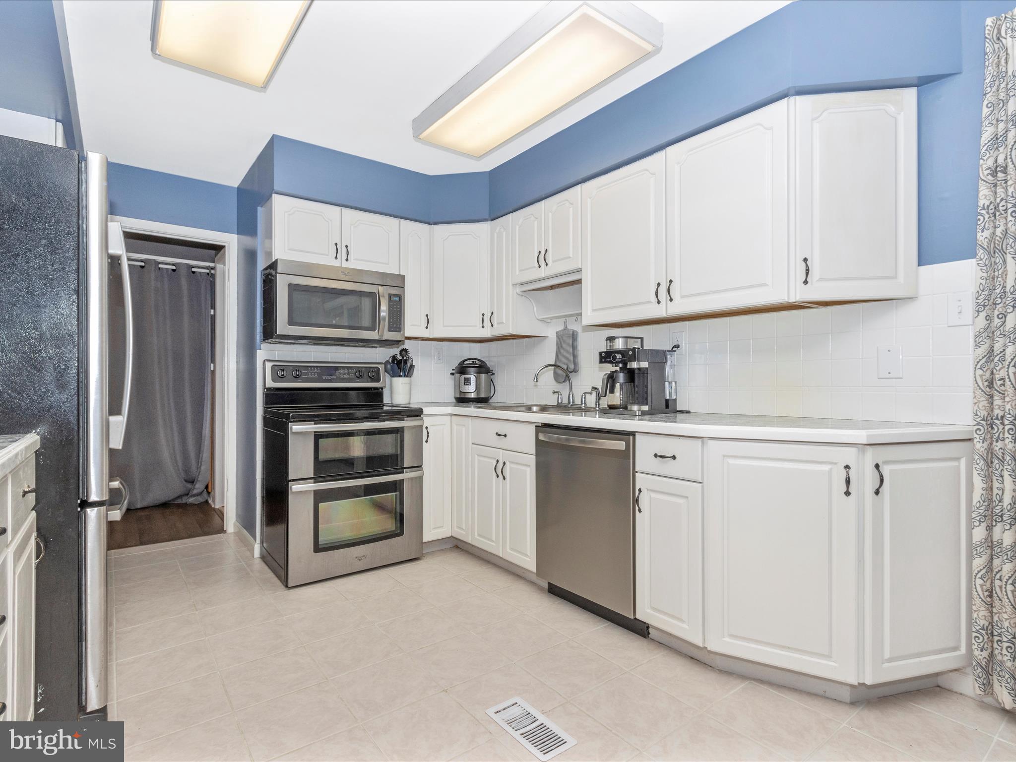 TULIP GROVE - Residential