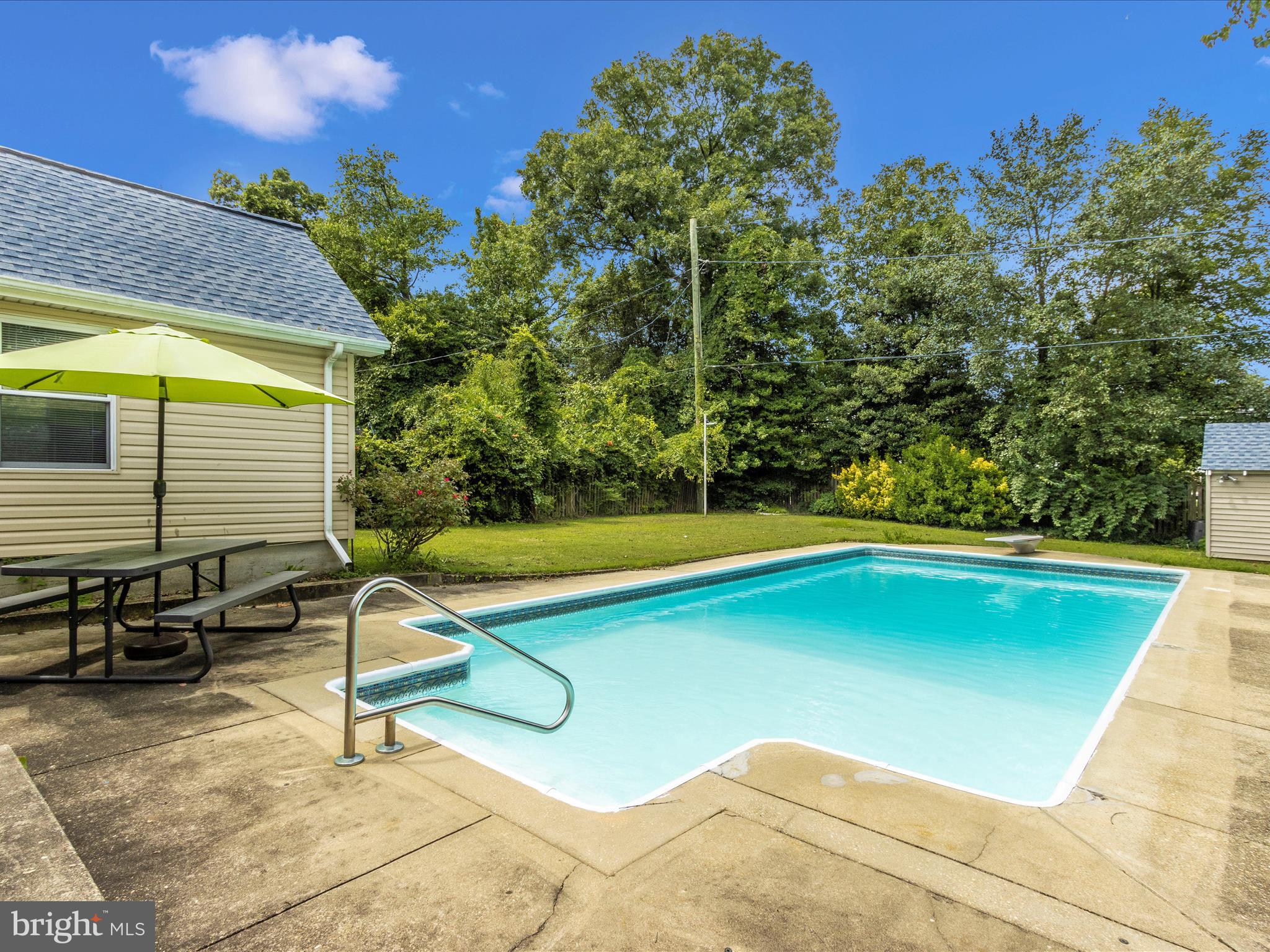 TULIP GROVE - Residential