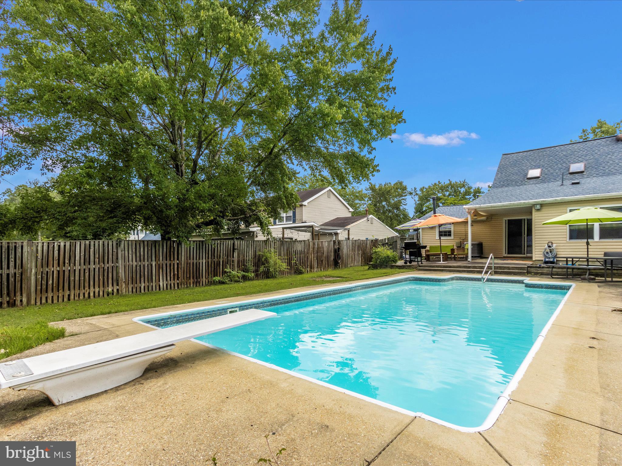 TULIP GROVE - Residential