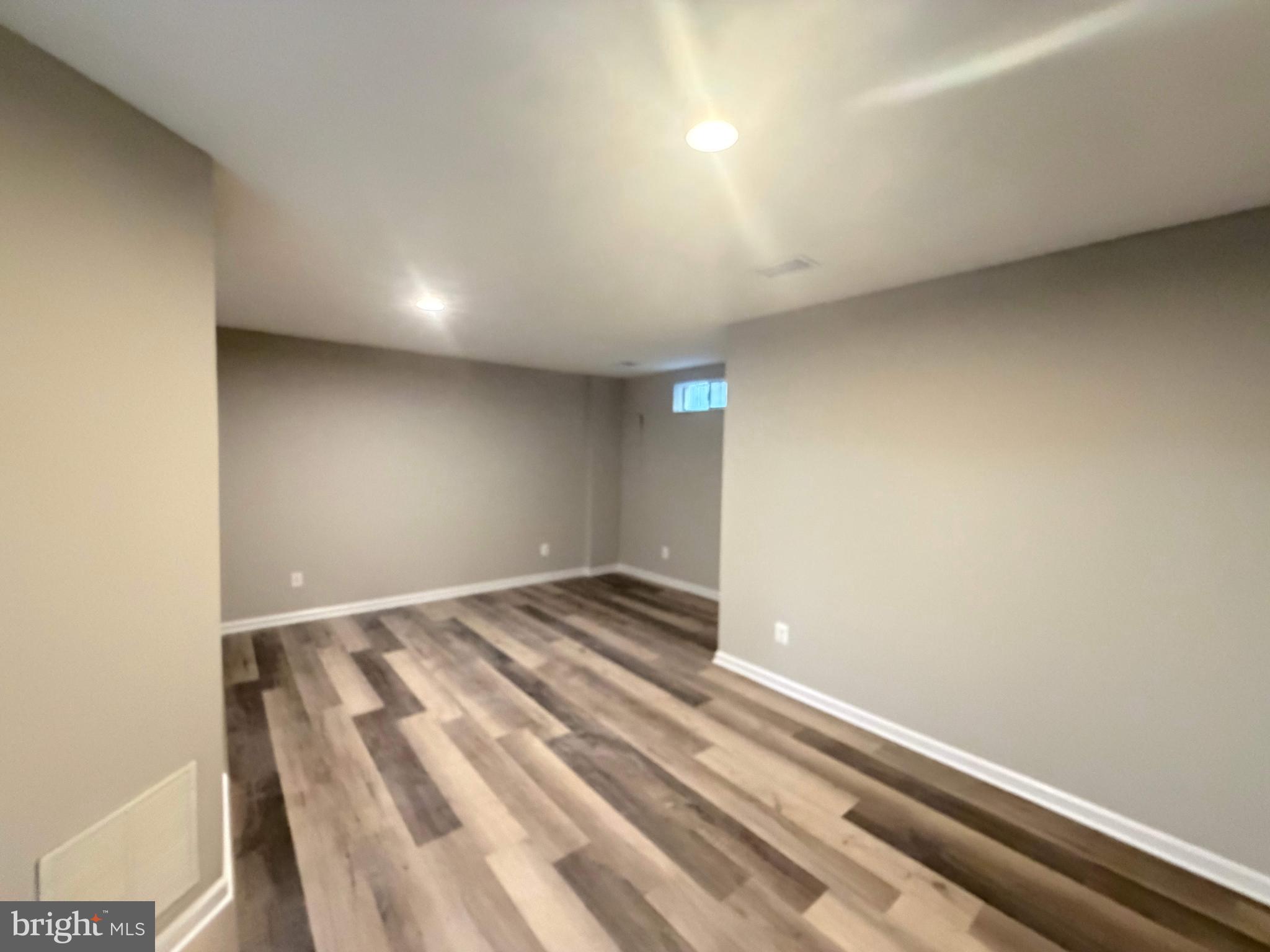 MONTCLAIR MEWS - Residential