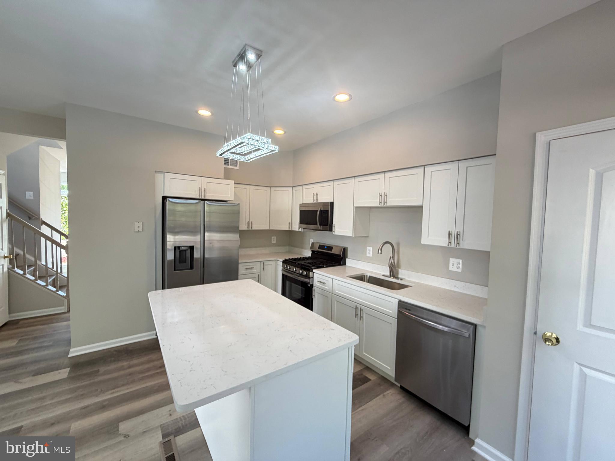 MONTCLAIR MEWS - Residential