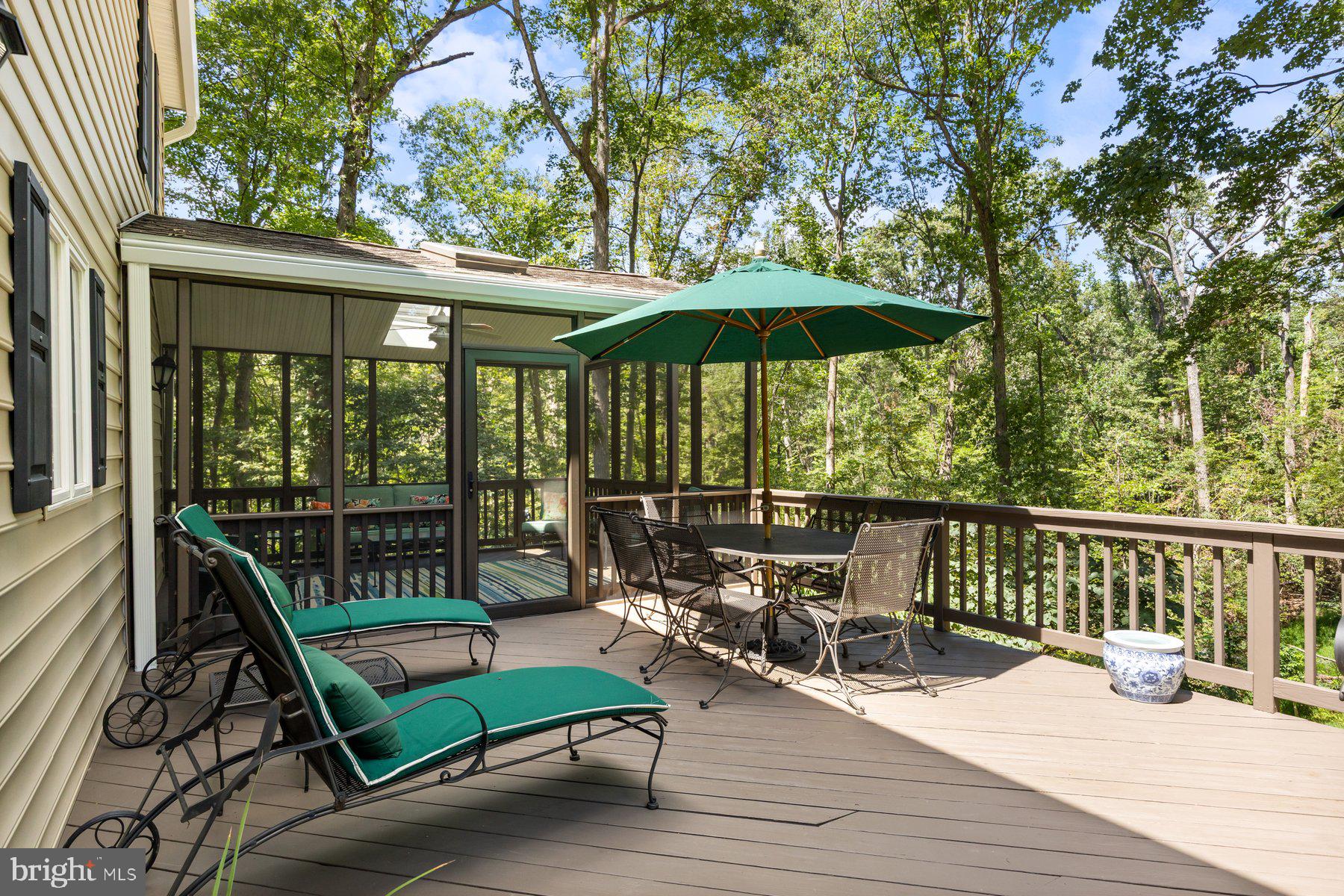 HOLLY KNOLL - Residential