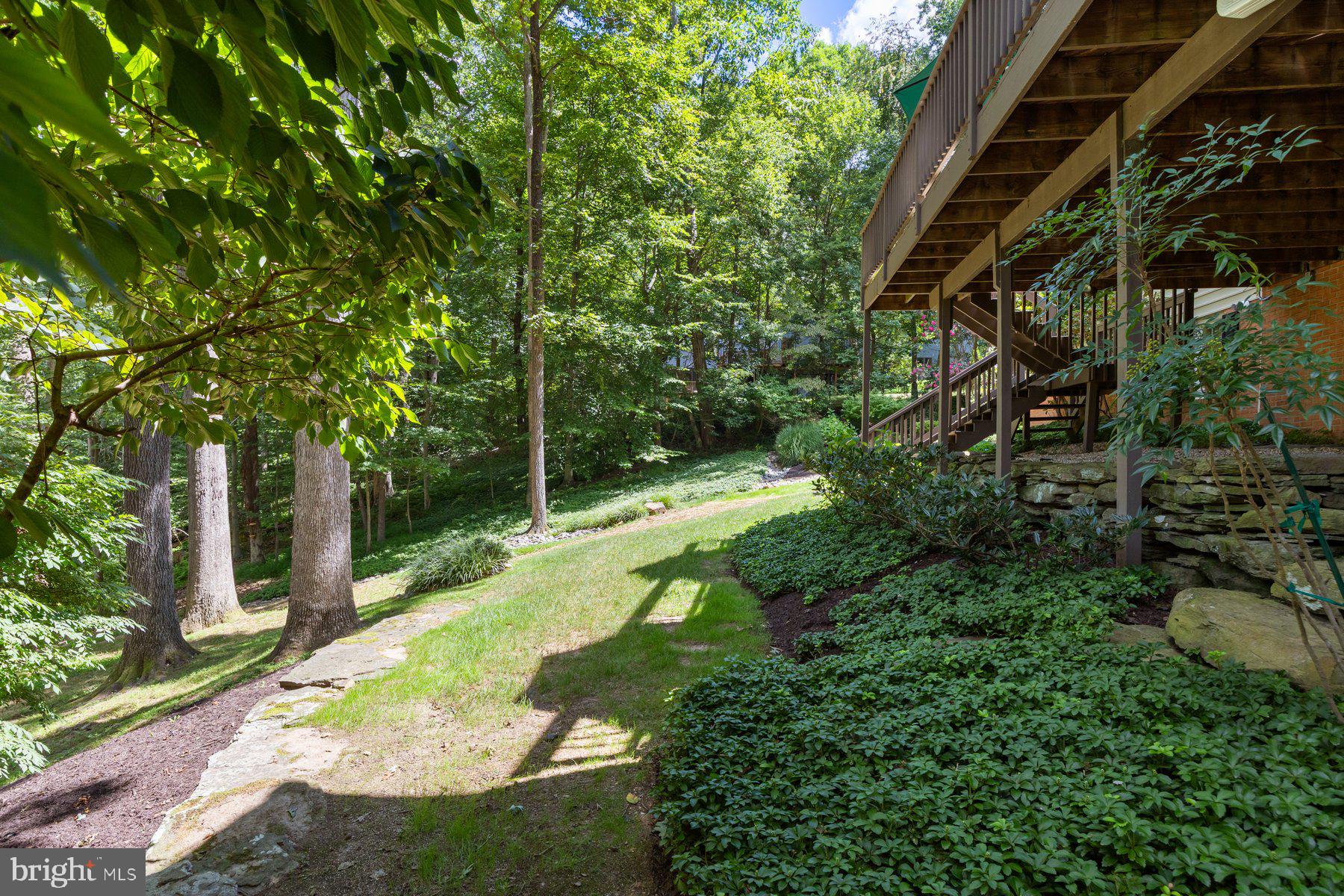 HOLLY KNOLL - Residential