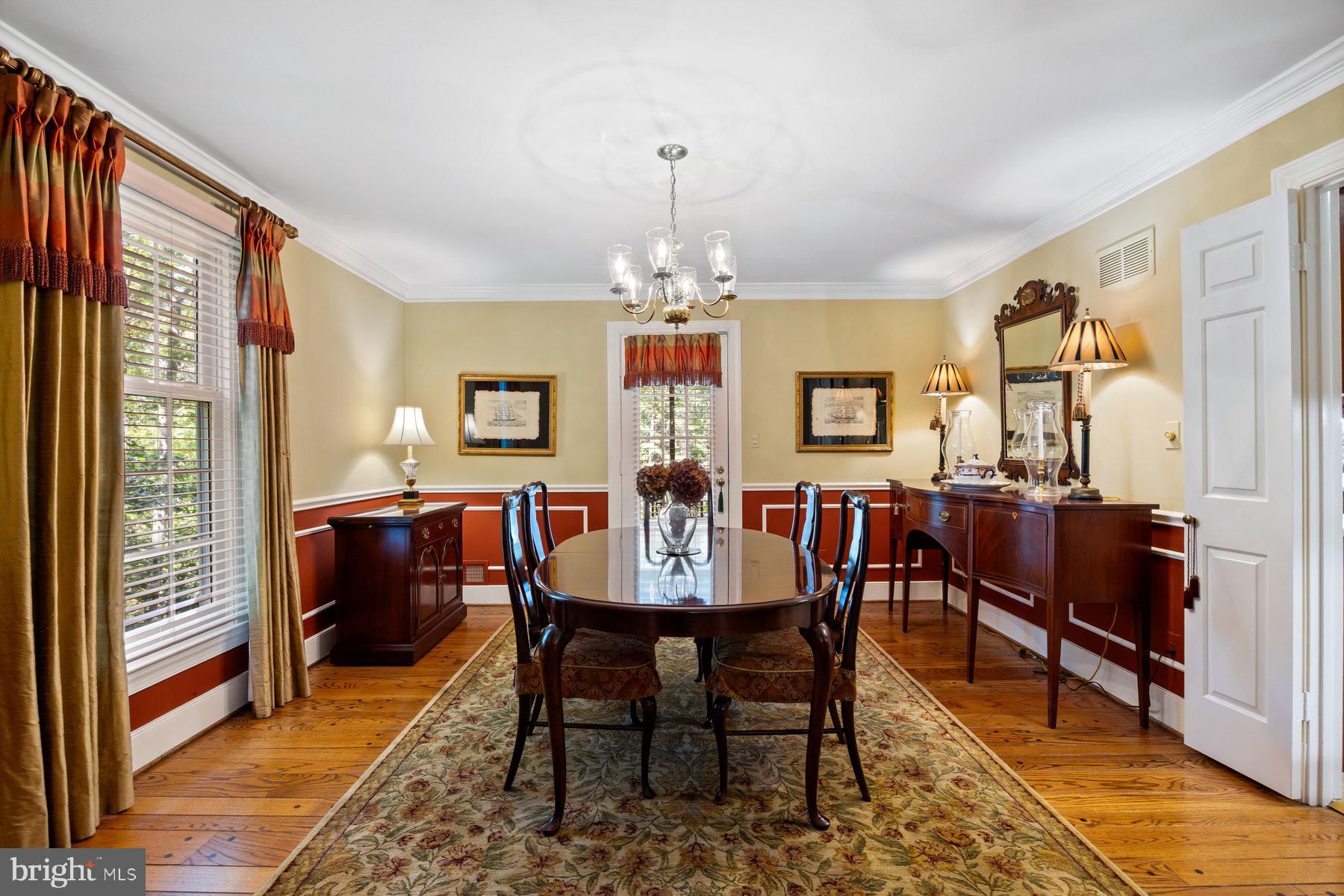 HOLLY KNOLL - Residential