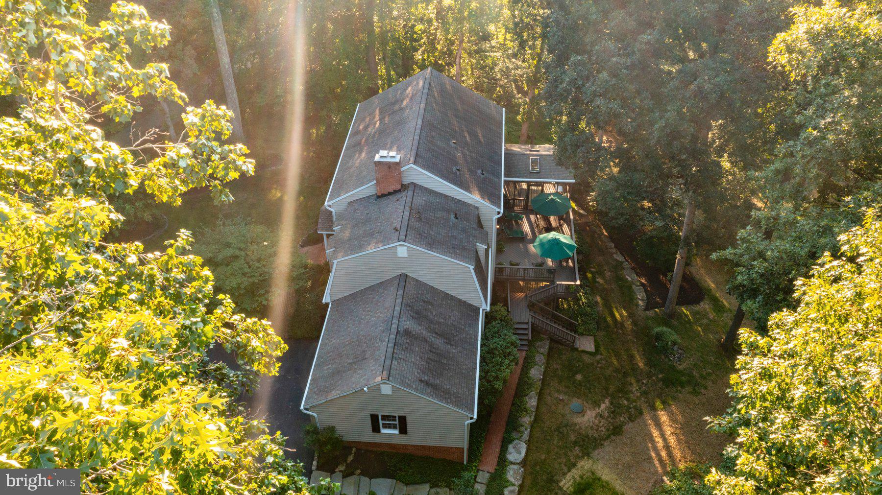 HOLLY KNOLL - Residential