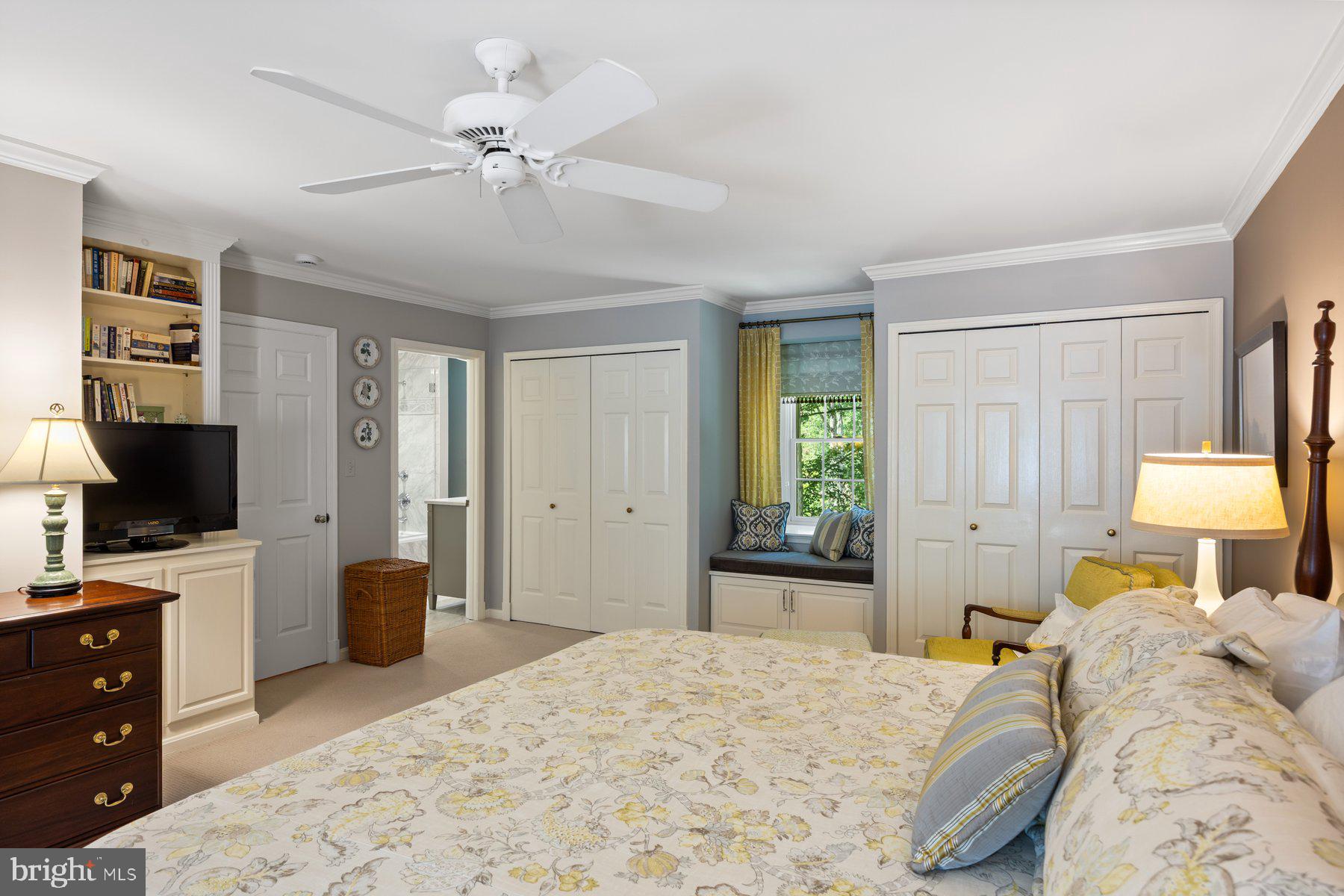 HOLLY KNOLL - Residential