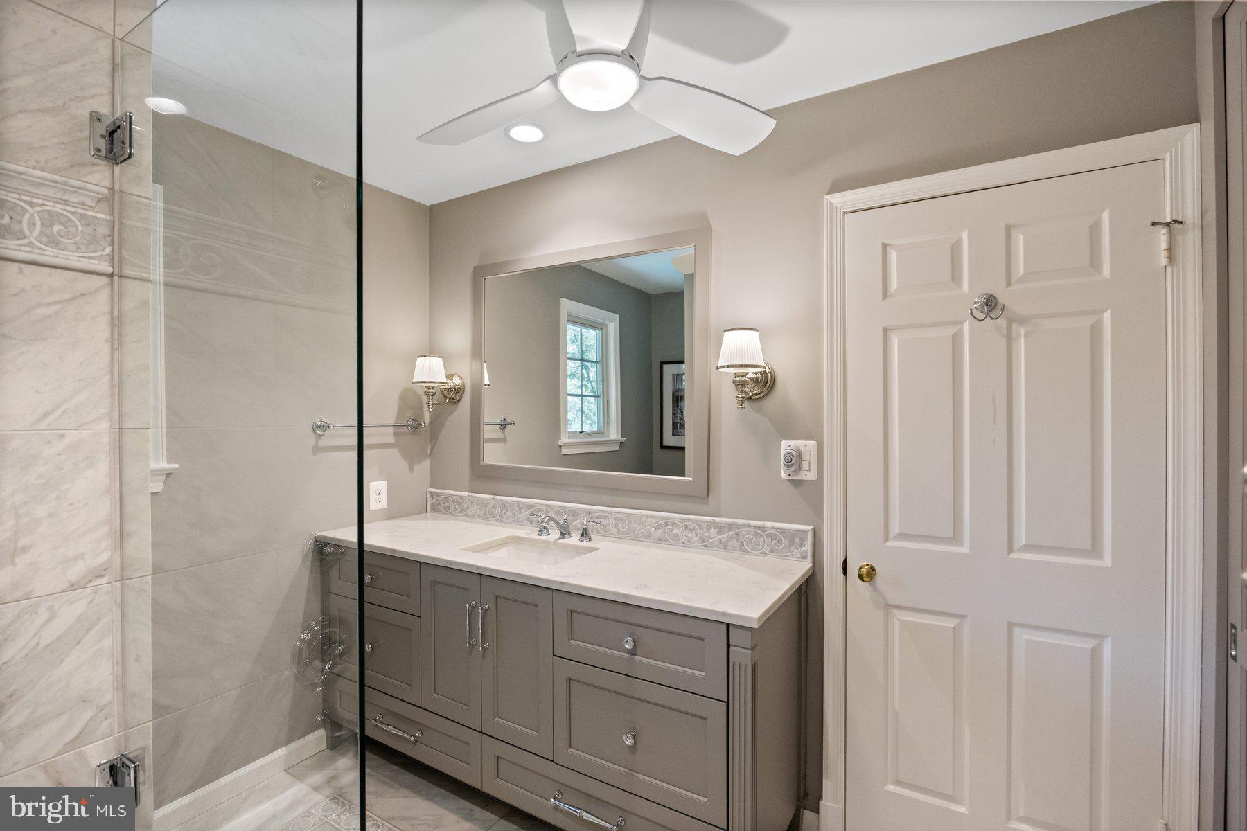 HOLLY KNOLL - Residential