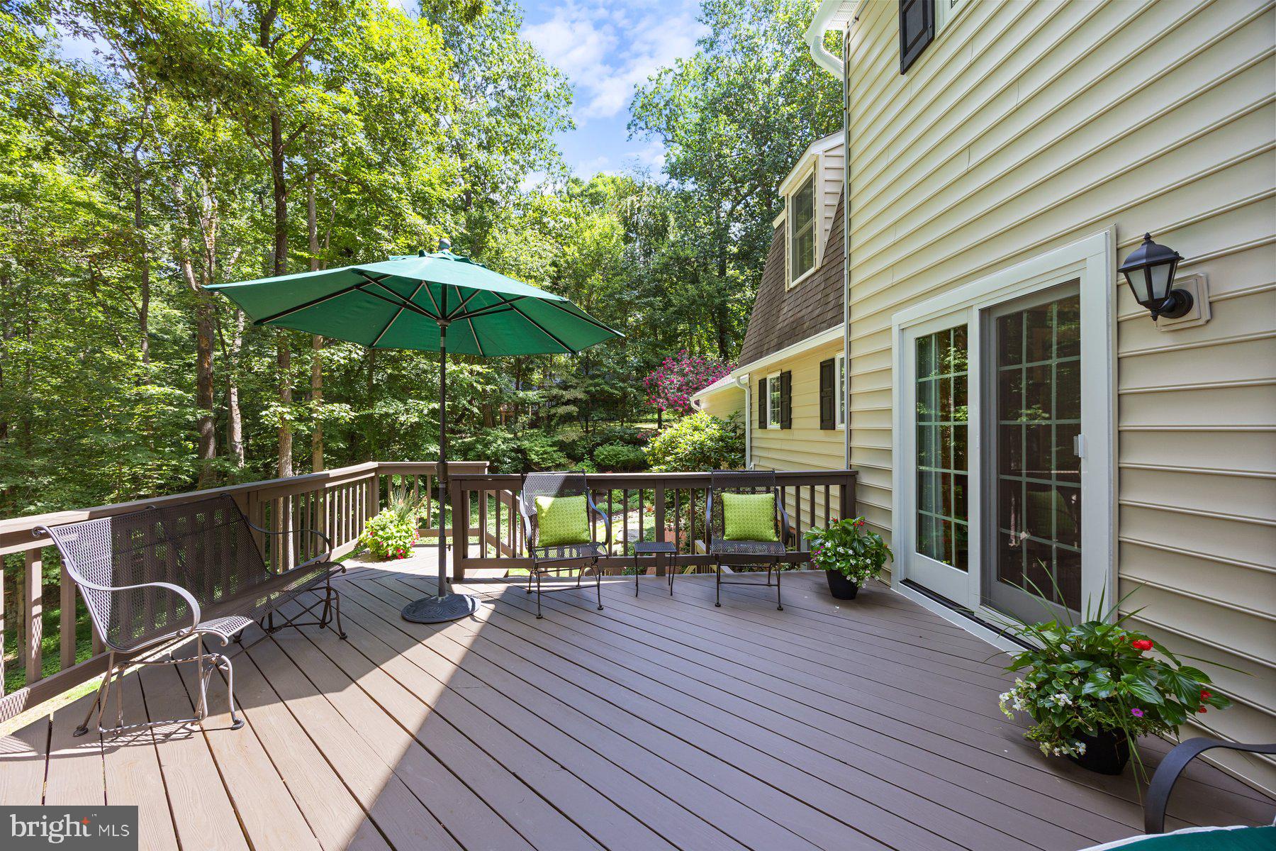 HOLLY KNOLL - Residential