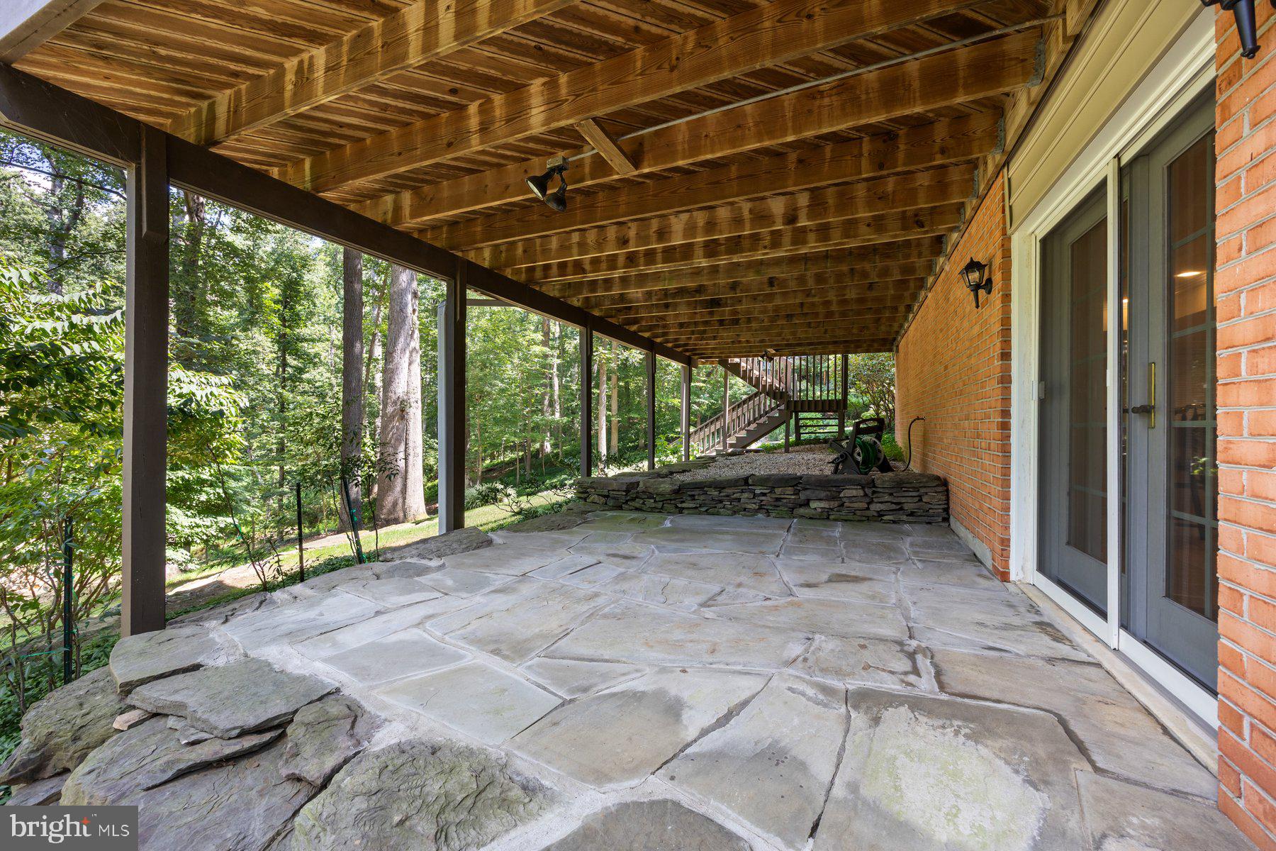 HOLLY KNOLL - Residential