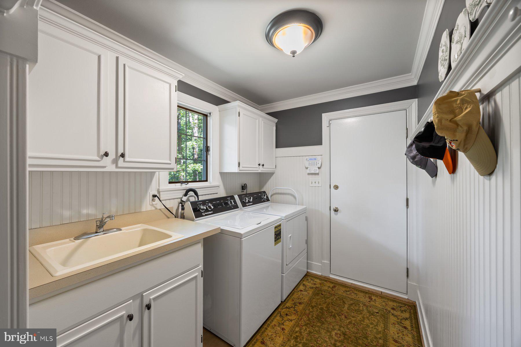 HOLLY KNOLL - Residential