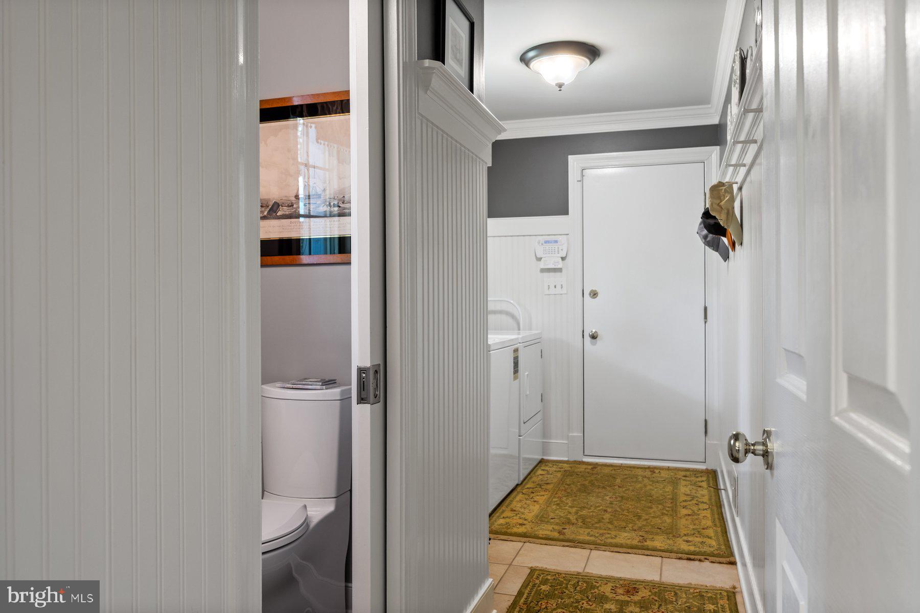 HOLLY KNOLL - Residential