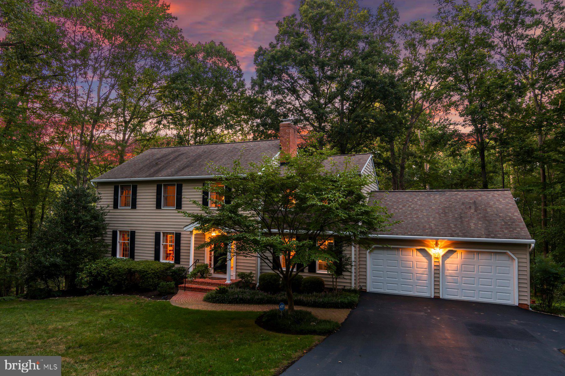 HOLLY KNOLL - Residential