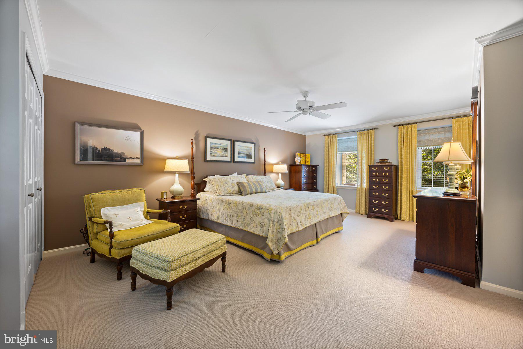 HOLLY KNOLL - Residential