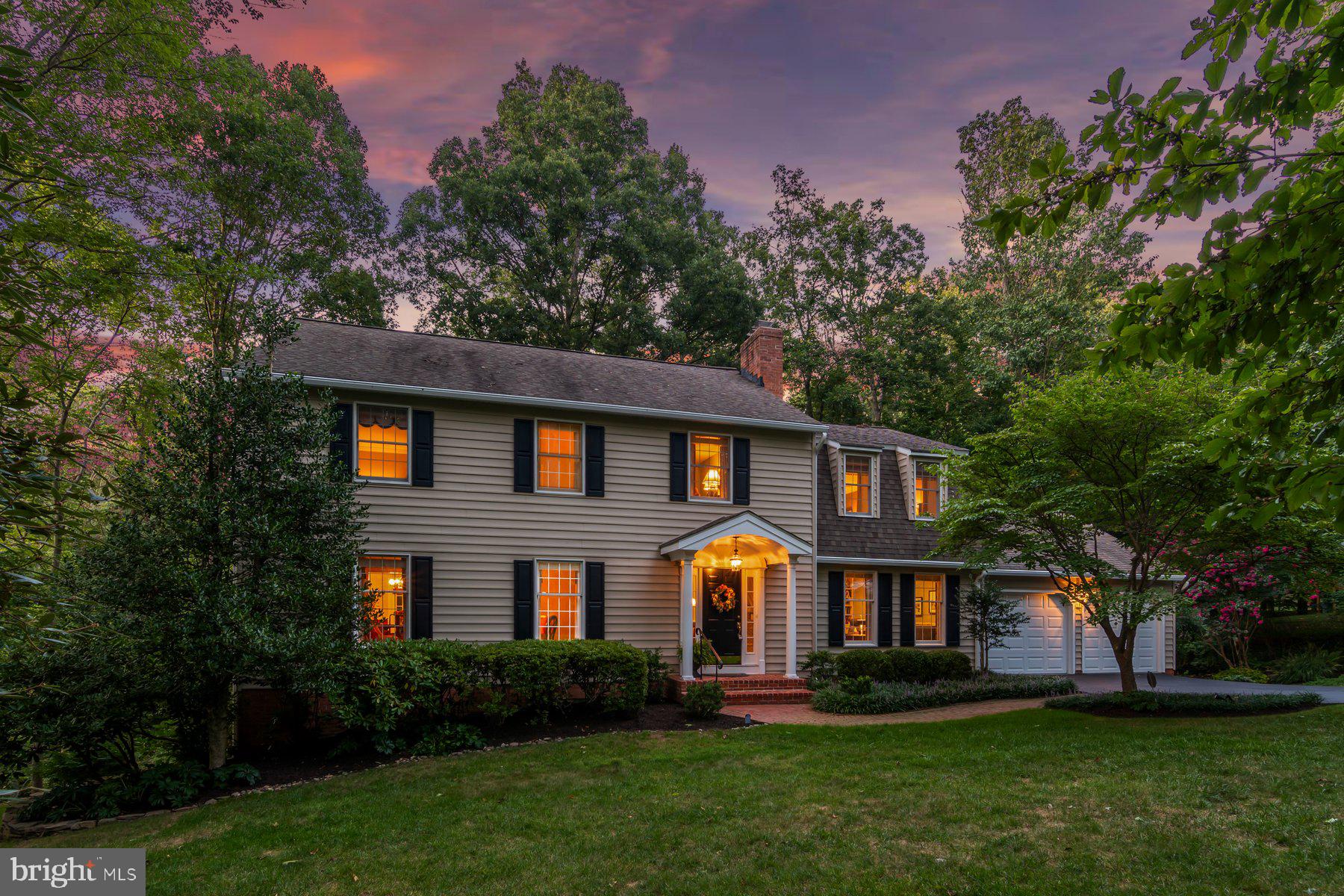 HOLLY KNOLL - Residential