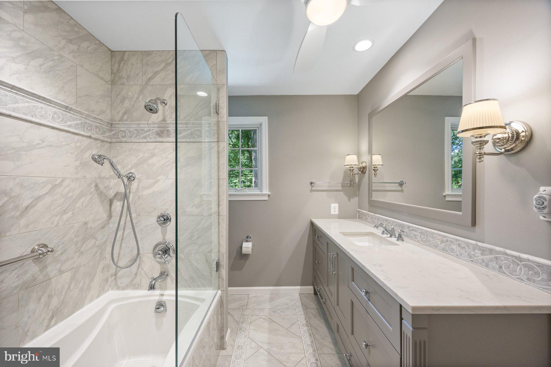 HOLLY KNOLL - Residential