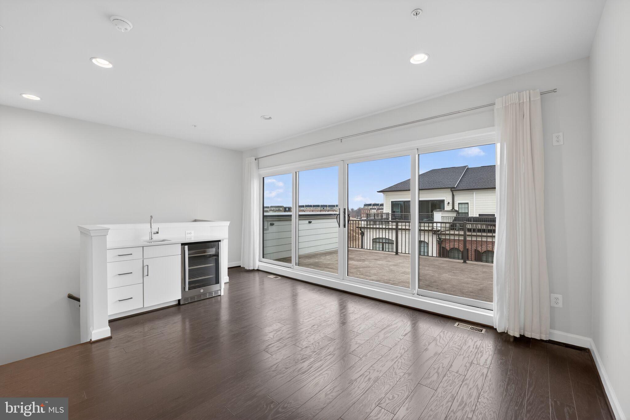 POTOMAC OVERLOOK AT NATIONAL HARBOR - Residential