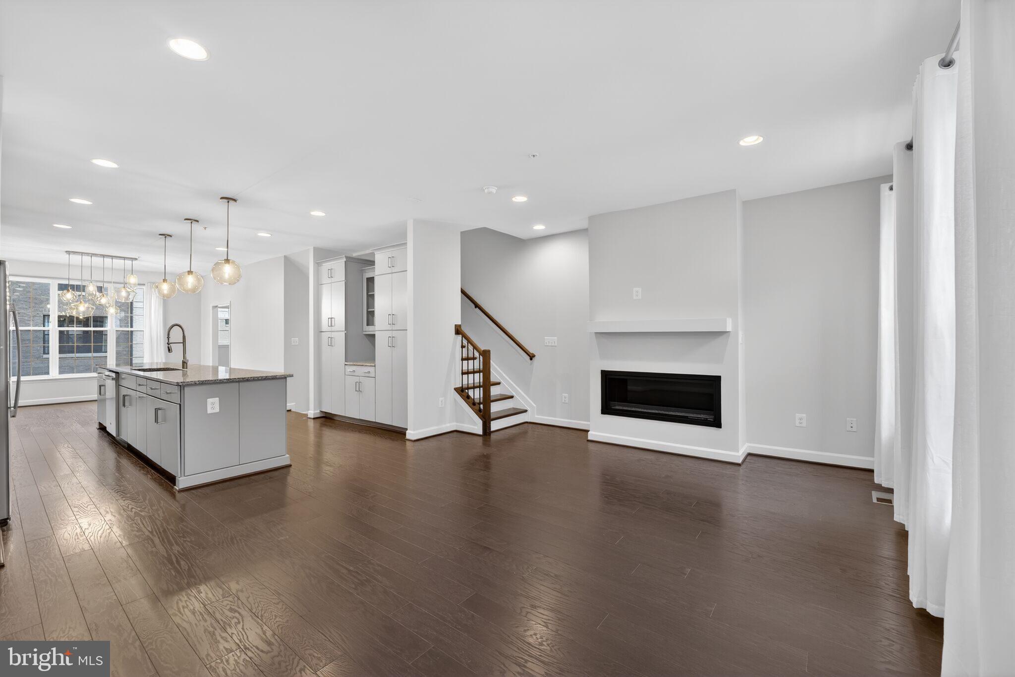 POTOMAC OVERLOOK AT NATIONAL HARBOR - Residential