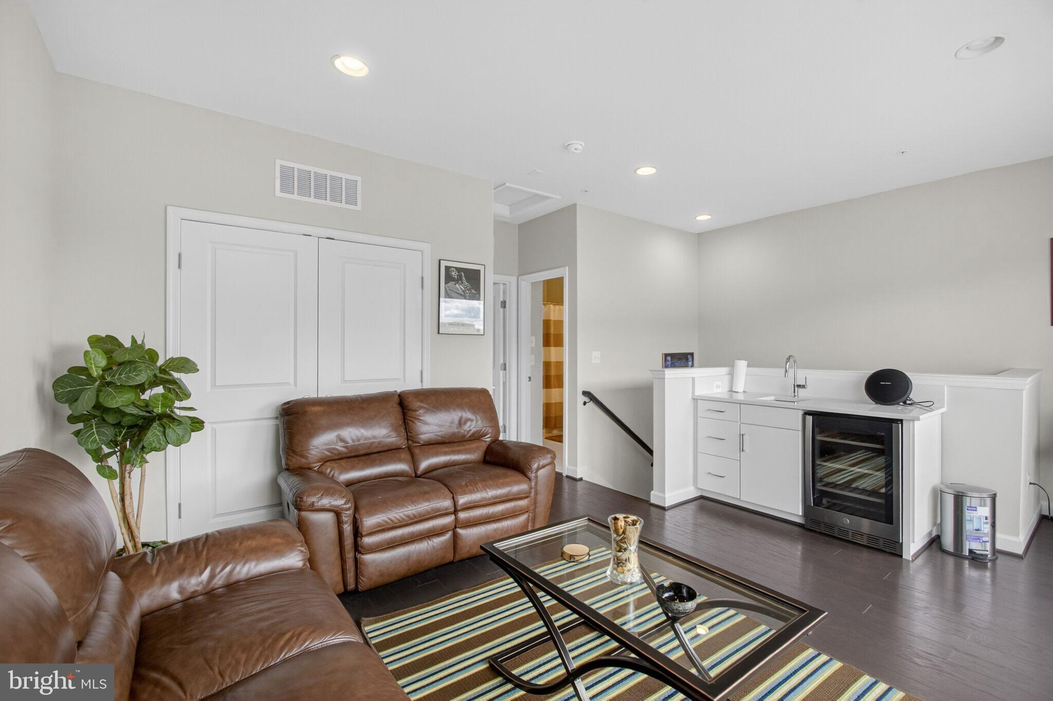 POTOMAC OVERLOOK AT NATIONAL HARBOR - Residential