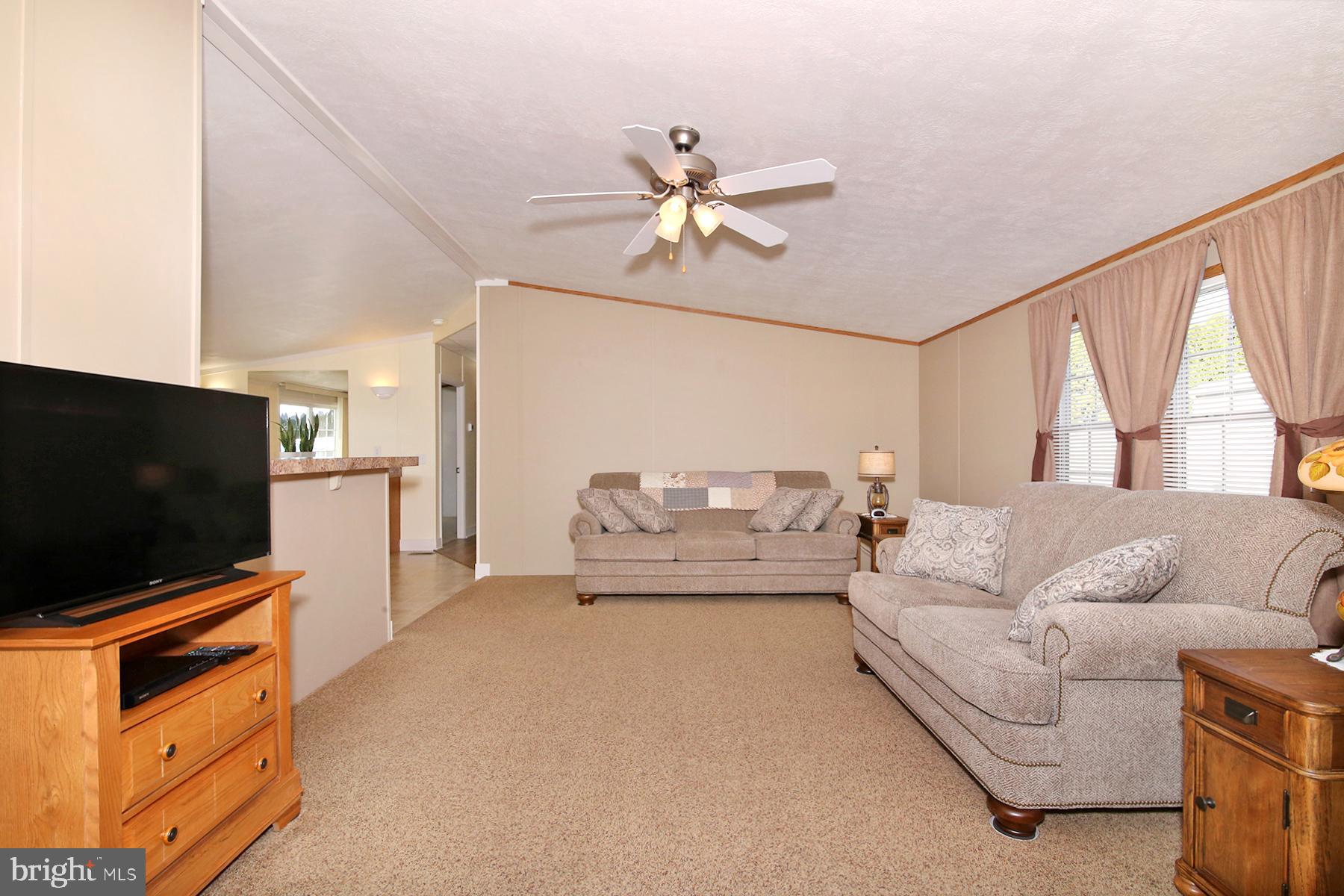 COUNTRY ACRES GOLD - Residential