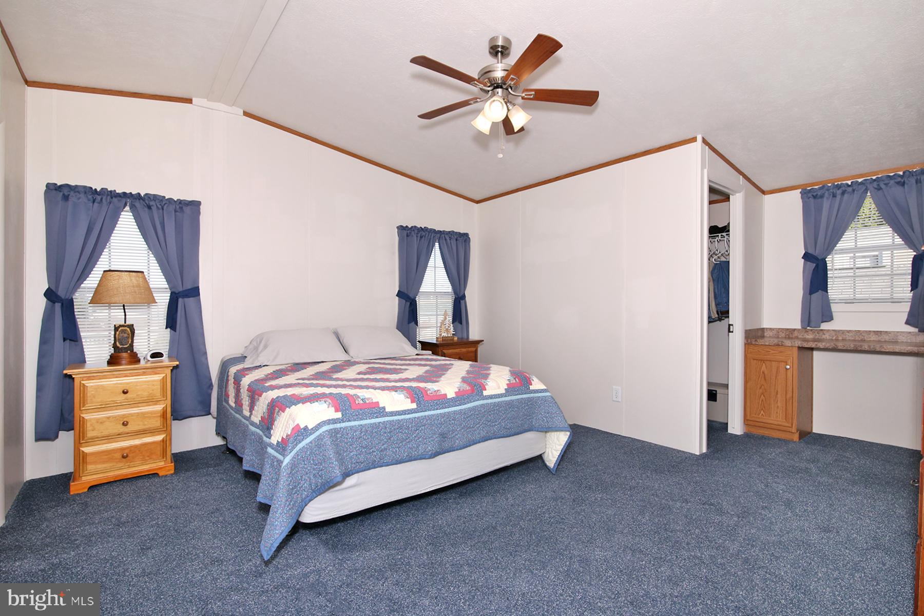 COUNTRY ACRES GOLD - Residential