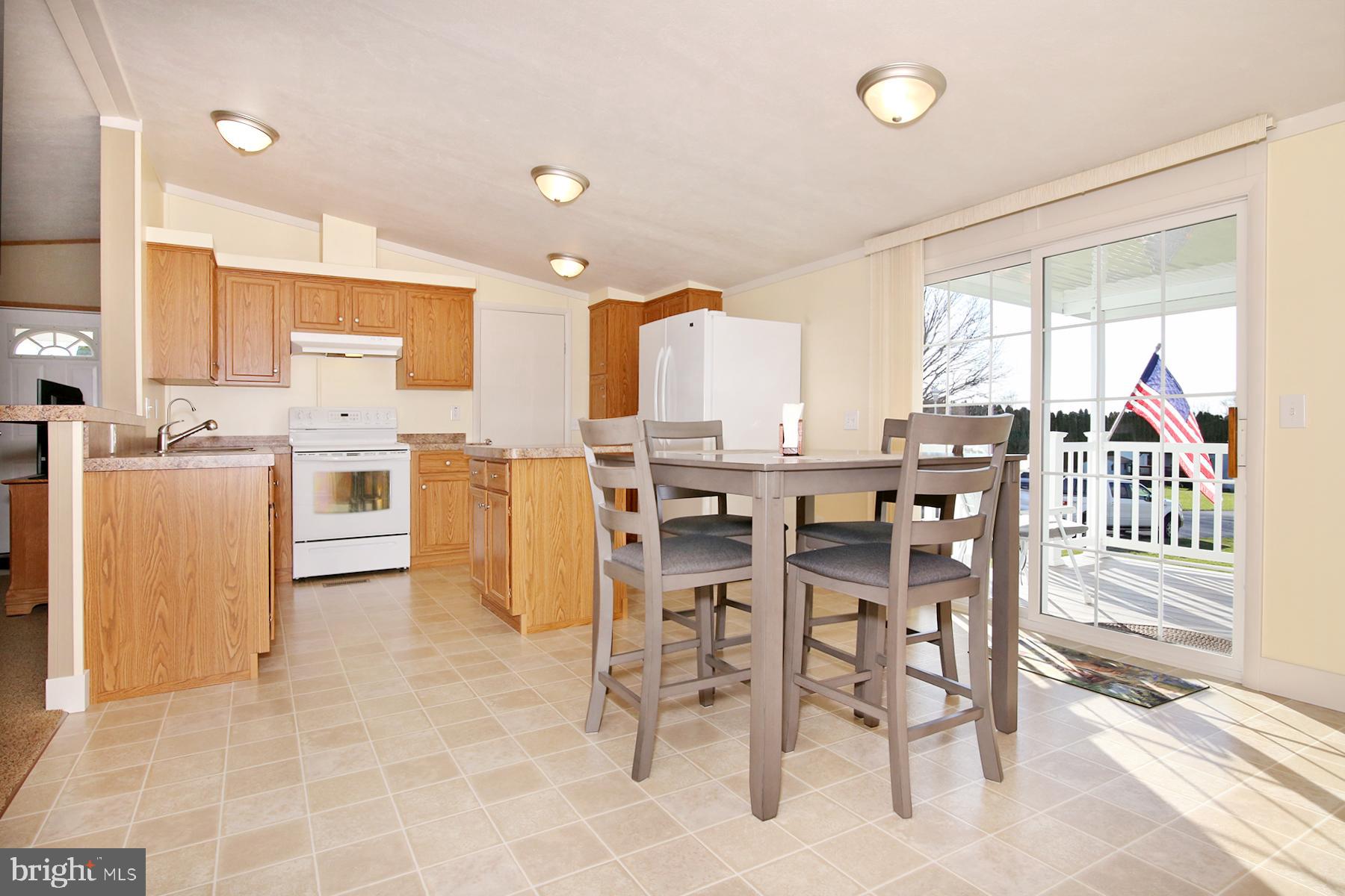 COUNTRY ACRES GOLD - Residential