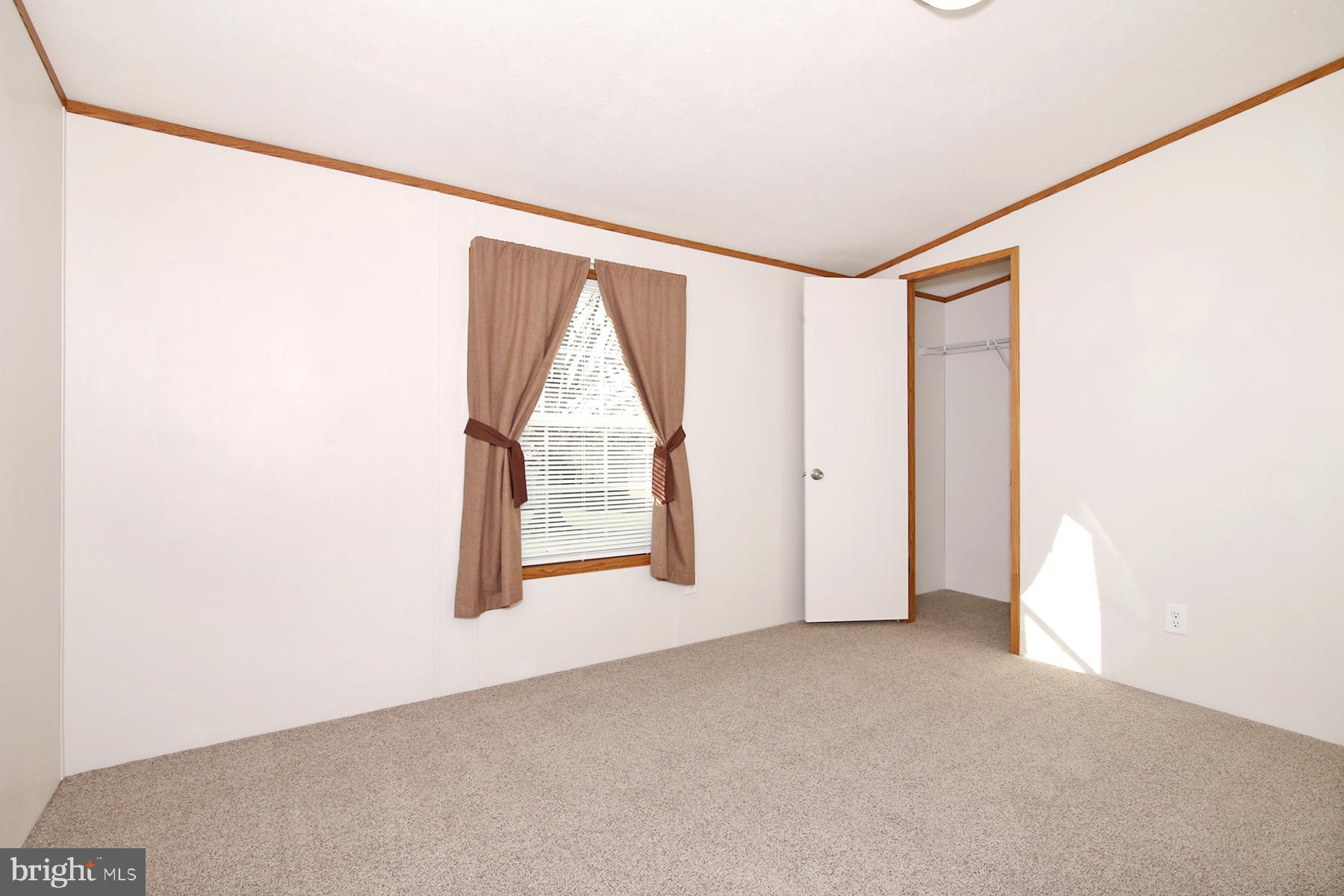 COUNTRY ACRES GOLD - Residential