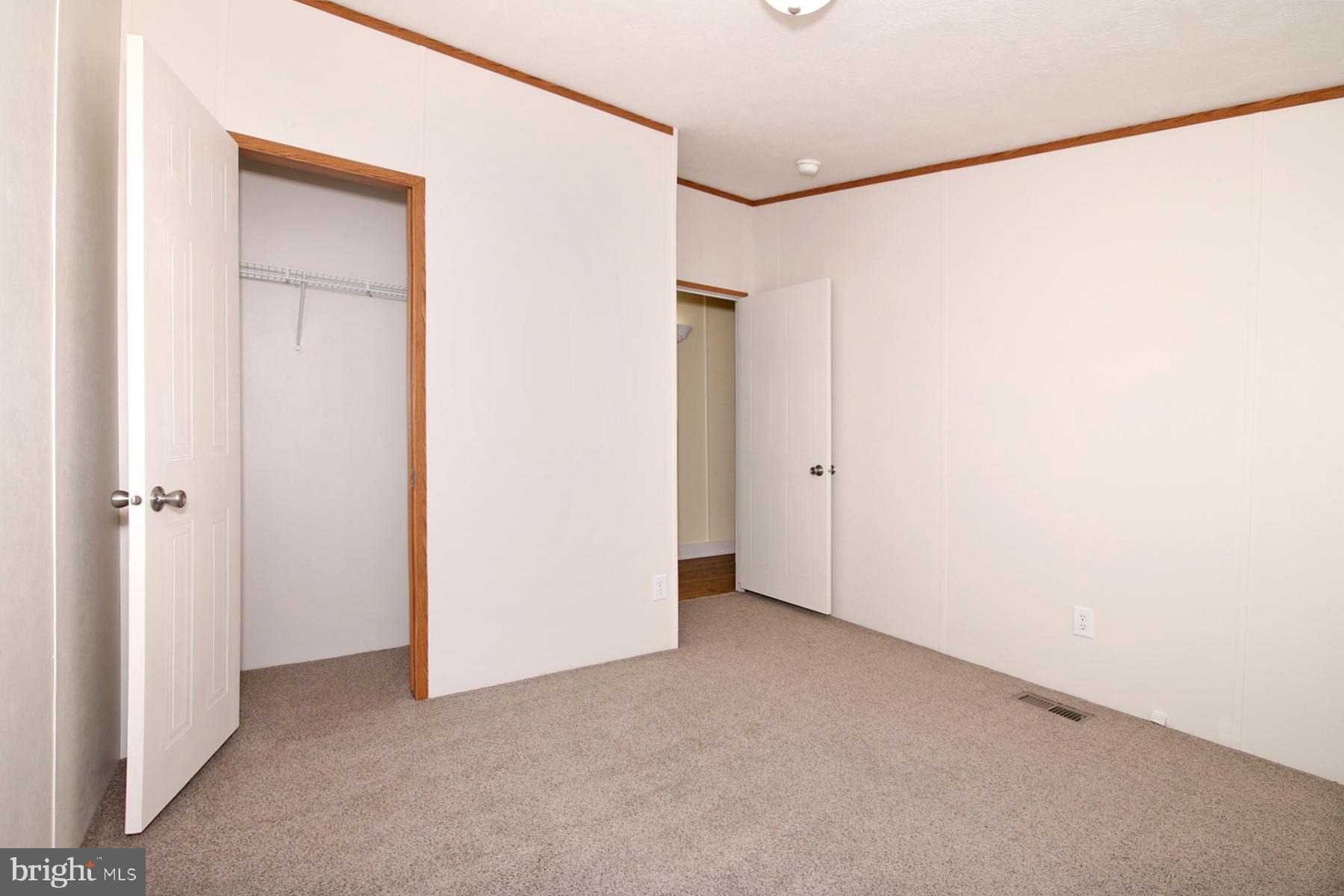 COUNTRY ACRES GOLD - Residential