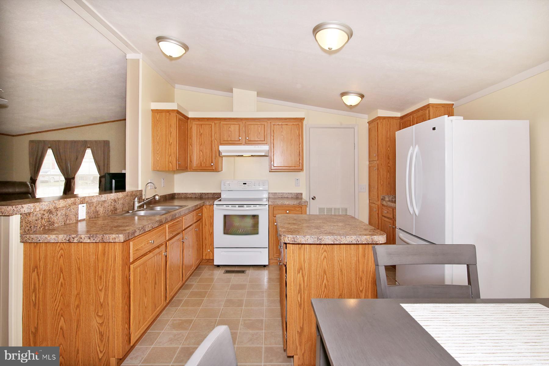 COUNTRY ACRES GOLD - Residential